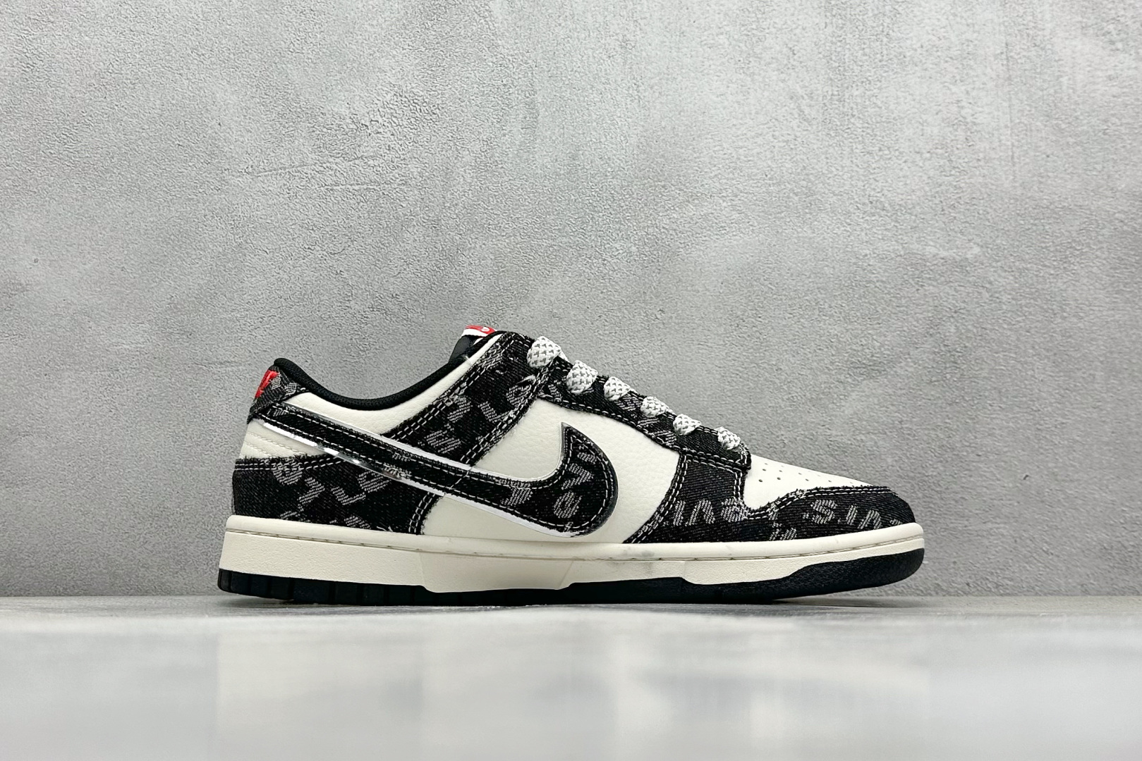  终端放店
XC版 Nike SB Dunk Low Levis联名
纯原大厂出品 极力推荐
原装头层材