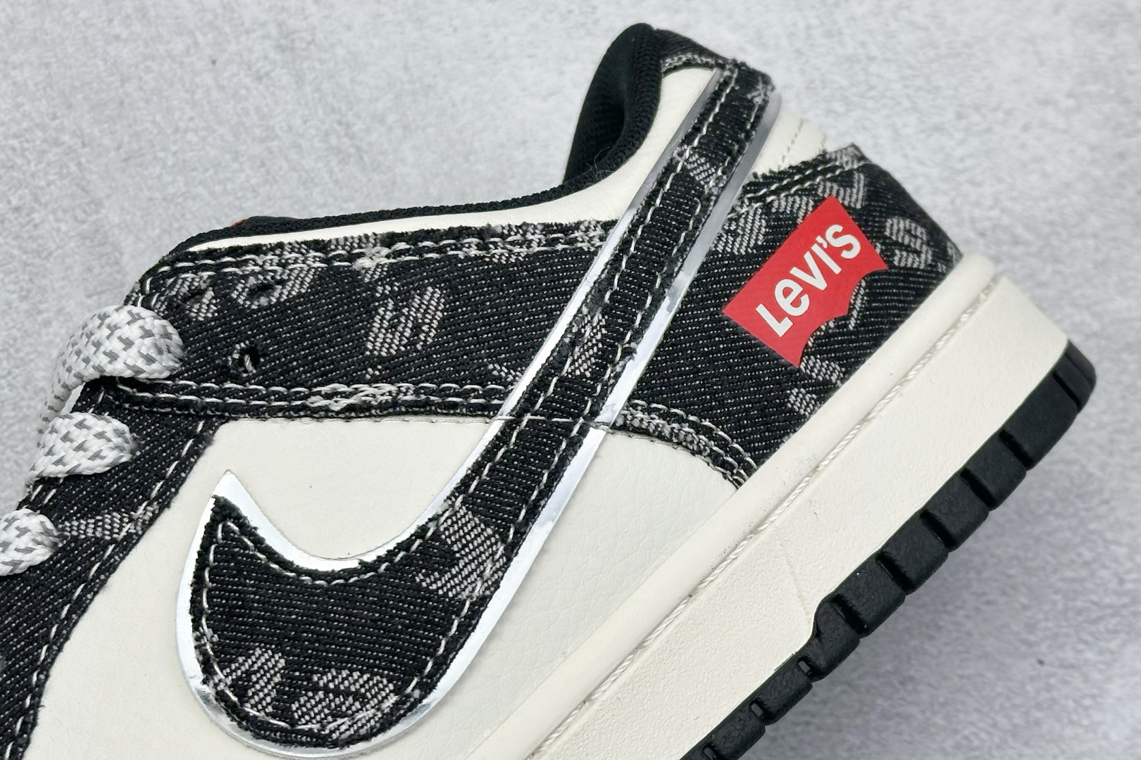  终端放店
XC版 Nike SB Dunk Low Levis联名
纯原大厂出品 极力推荐
原装头层材