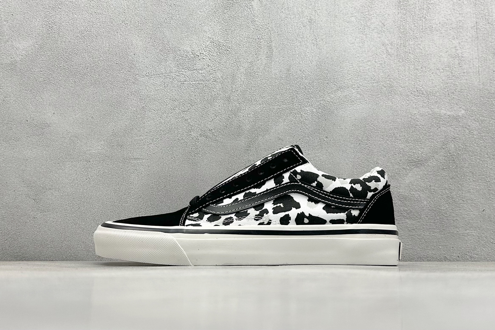  
Vans Premium Old Skool 
高阶系列 豹纹拼接休闲低帮滑板鞋
范斯官方新款 重回