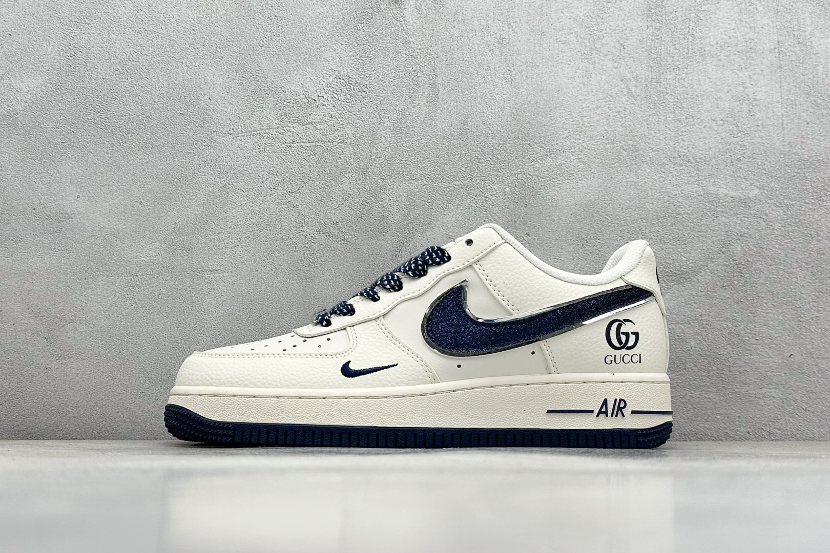  
Nike Air Force 1 Low 07 x GUCCI 白蓝小钩
原楦头原纸板 打造纯正低帮
