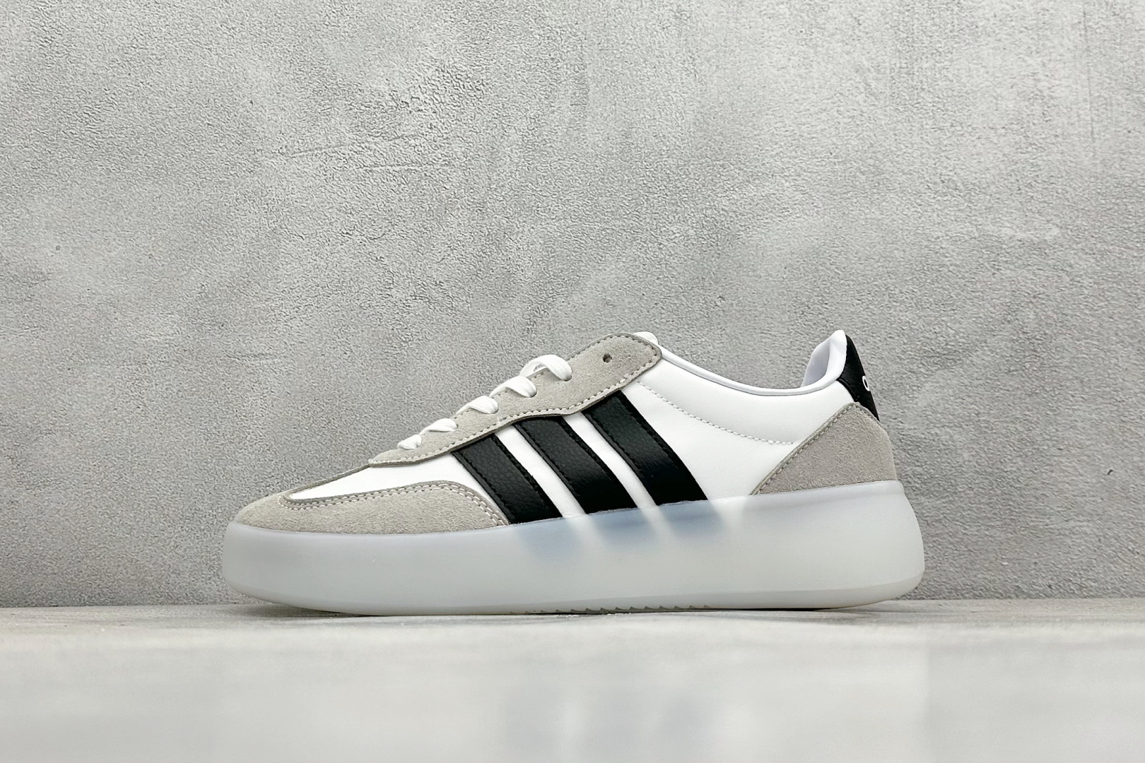  
Adidas Barreda Decode 阿迪舒适减震低帮休闲板鞋

货号：JI2315 
尺码