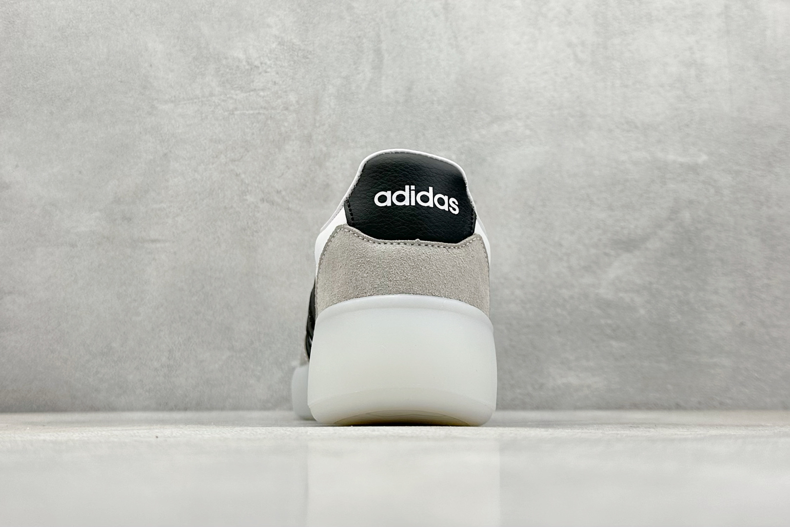  
Adidas Barreda Decode 阿迪舒适减震低帮休闲板鞋

货号：JI2315 
尺码