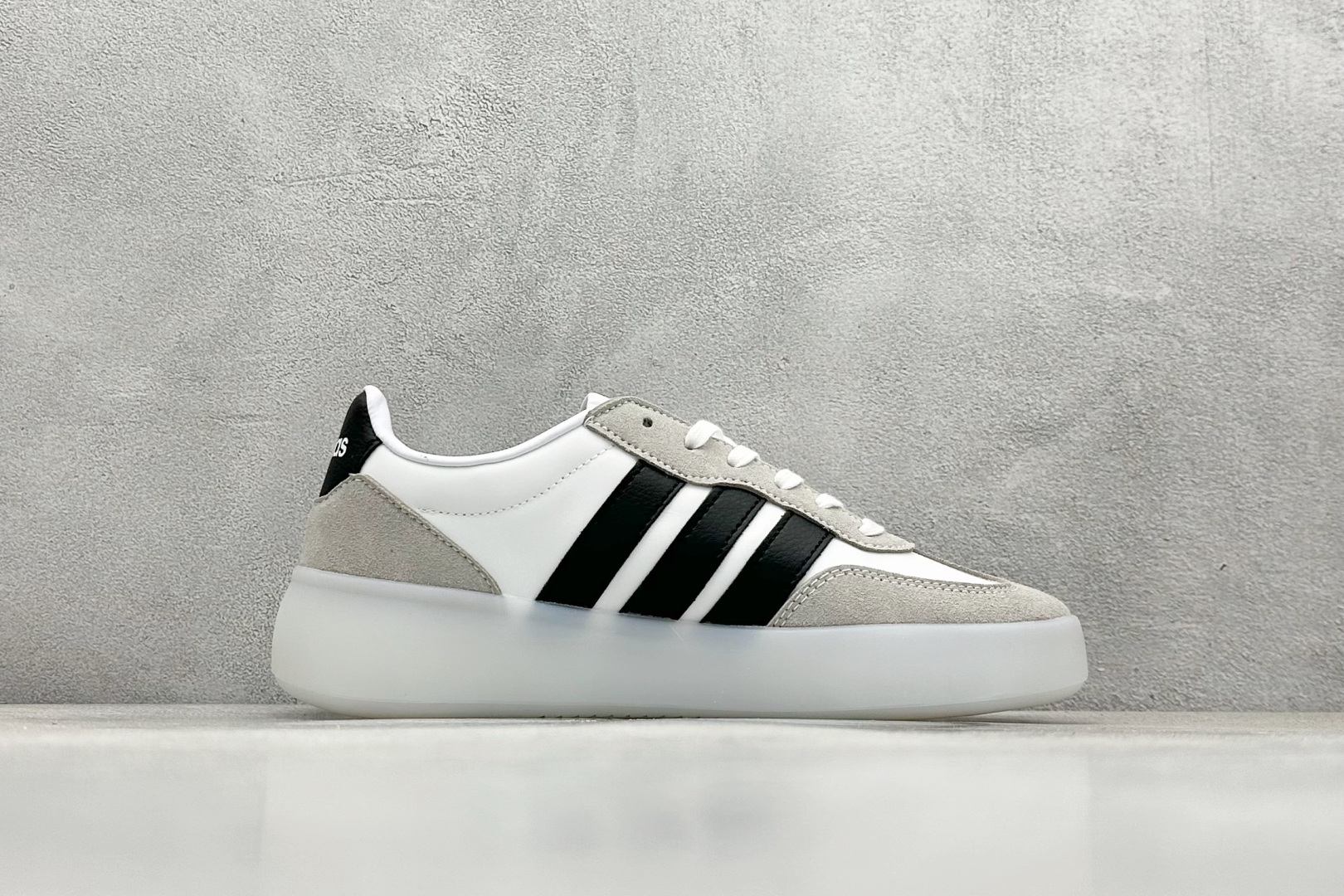  
Adidas Barreda Decode 阿迪舒适减震低帮休闲板鞋

货号：JI2315 
尺码