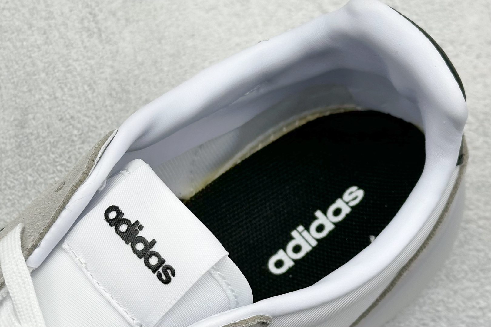  
Adidas Barreda Decode 阿迪舒适减震低帮休闲板鞋

货号：JI2315 
尺码