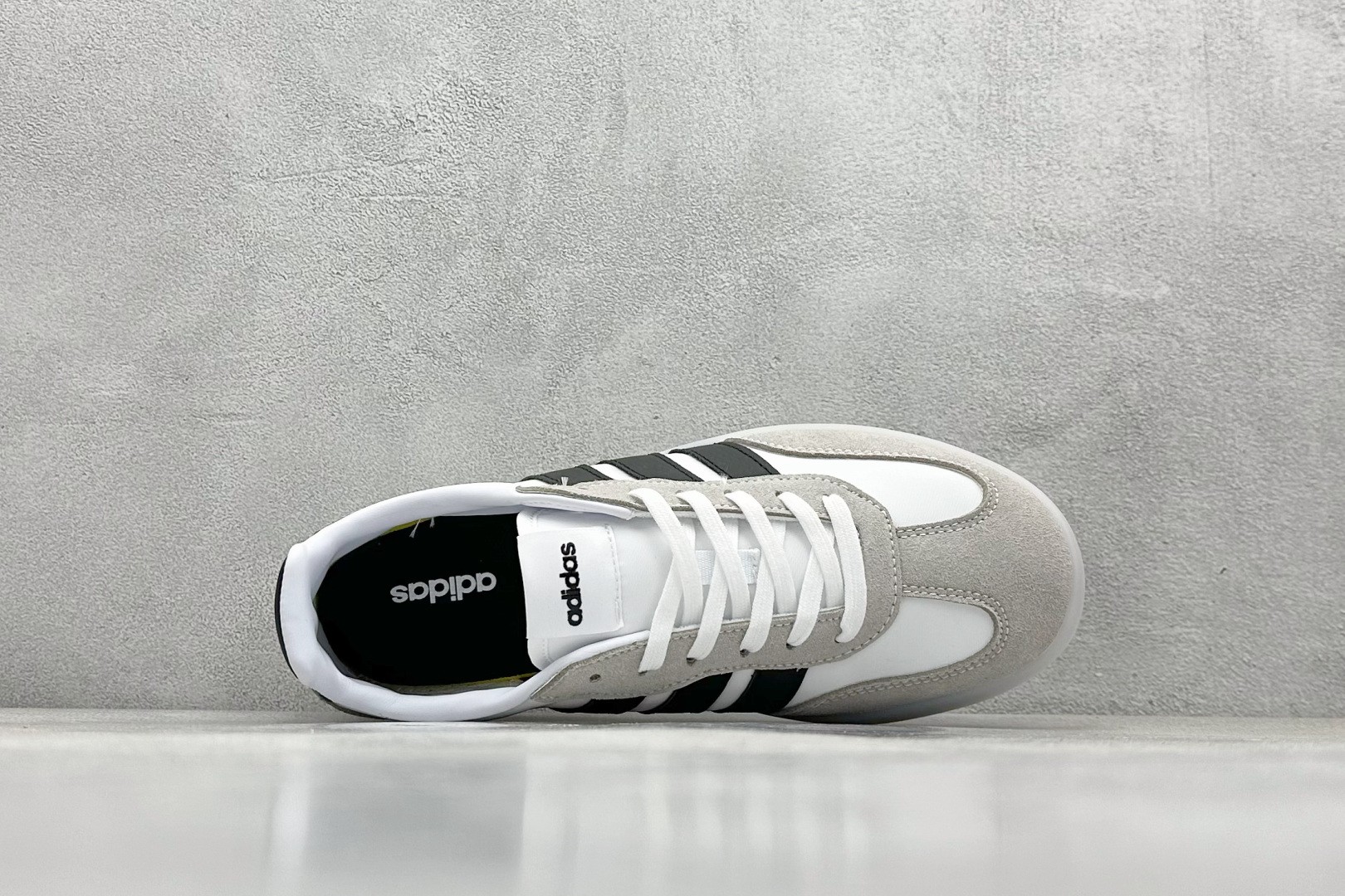  
Adidas Barreda Decode 阿迪舒适减震低帮休闲板鞋

货号：JI2315 
尺码