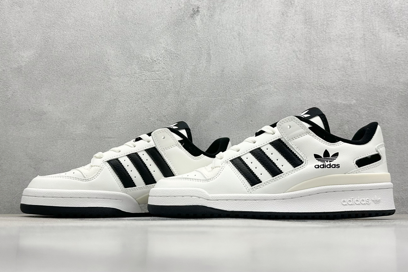  
AD Originals Forum 百搭单品
纯原版本 Forum Low入诞生于1984年的经典