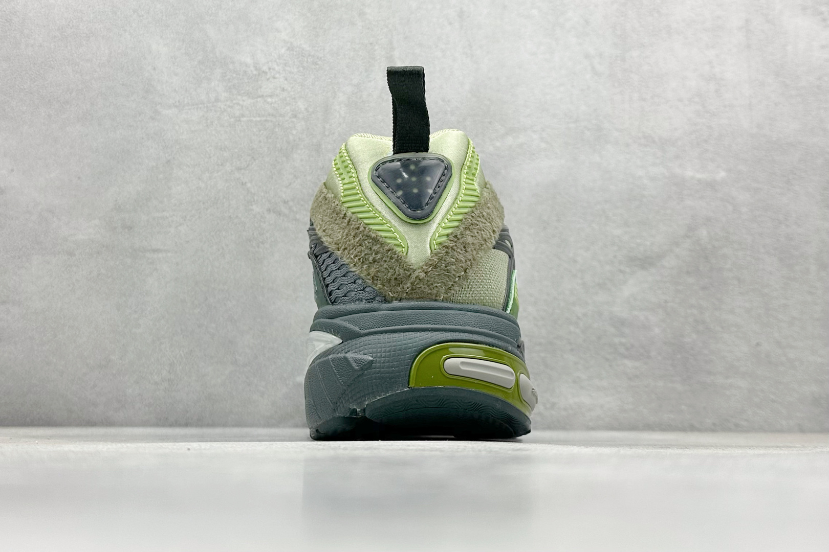  
X版 SFTM x AD Originals Adistar Cushion 
复古前卫科技休闲运动