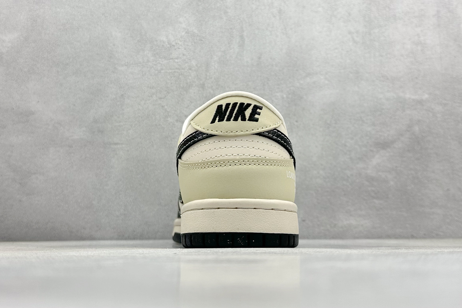  
Nk SB Dunk Low LV联名-摩卡米黑周年高端定制 低帮休闲板鞋
#高端定制鞋盒 原装头层