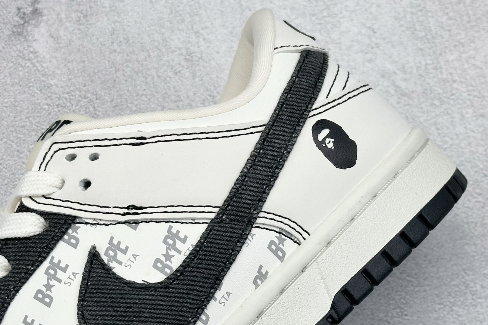  
Nk SB Dunk Low Bape猿人头联名-黑白周年高端定制 低帮休闲板鞋
#高端定制鞋盒 原