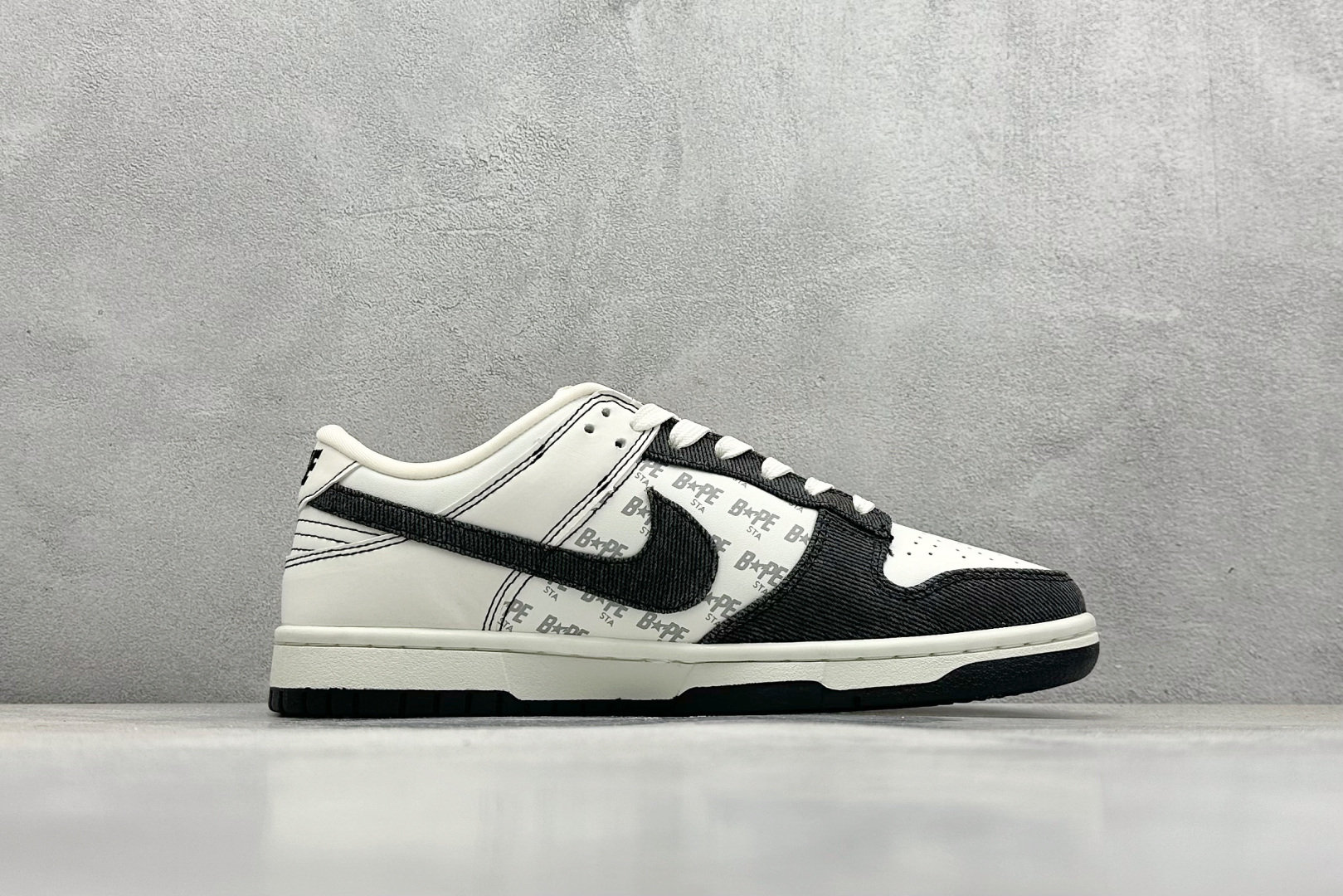  
Nk SB Dunk Low Bape猿人头联名-黑白周年高端定制 低帮休闲板鞋
#高端定制鞋盒 原