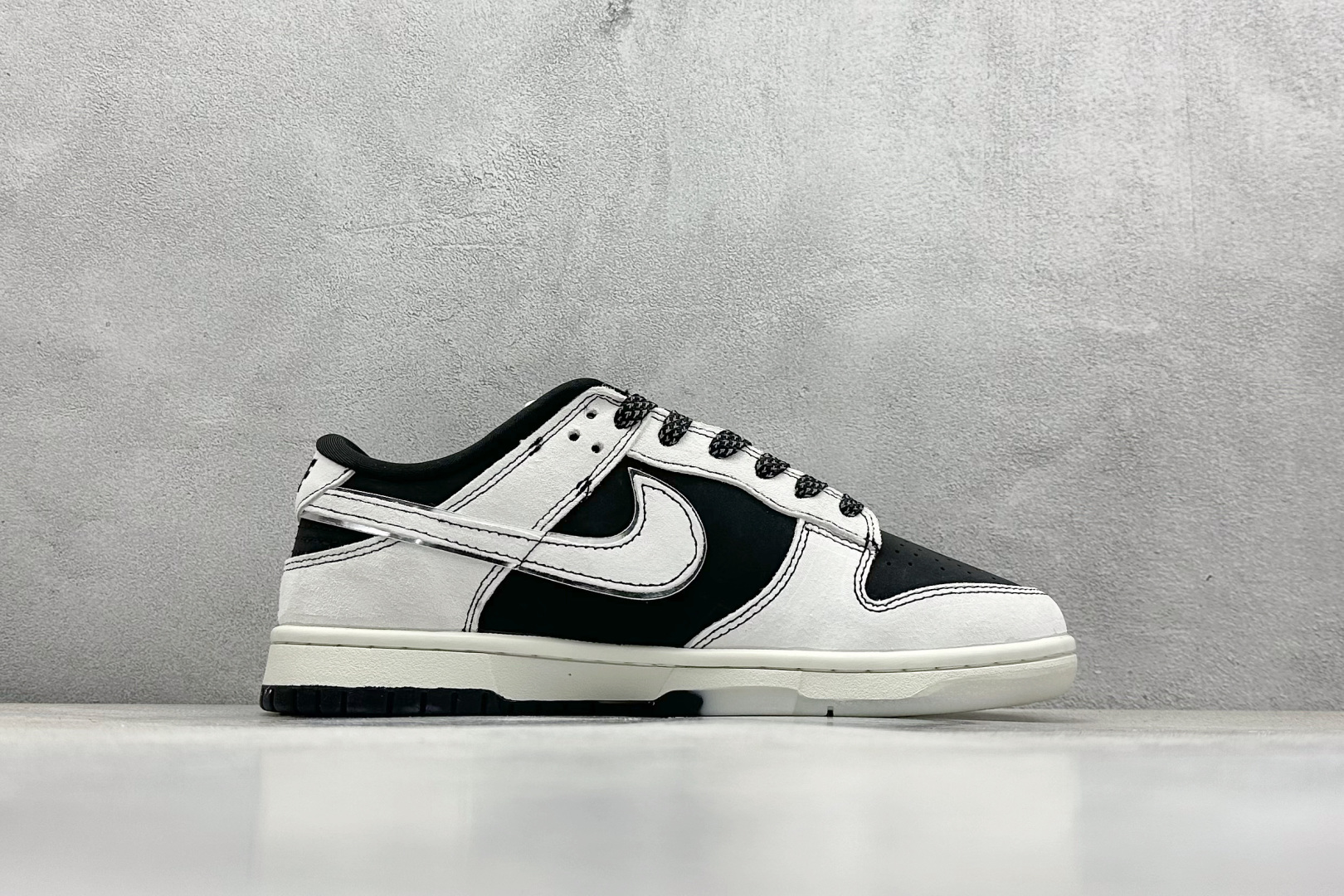 
Nk SB Dunk Low SUPREME联名 周年高端定制 低帮休闲板鞋
#定制鞋盒 大厂纯原