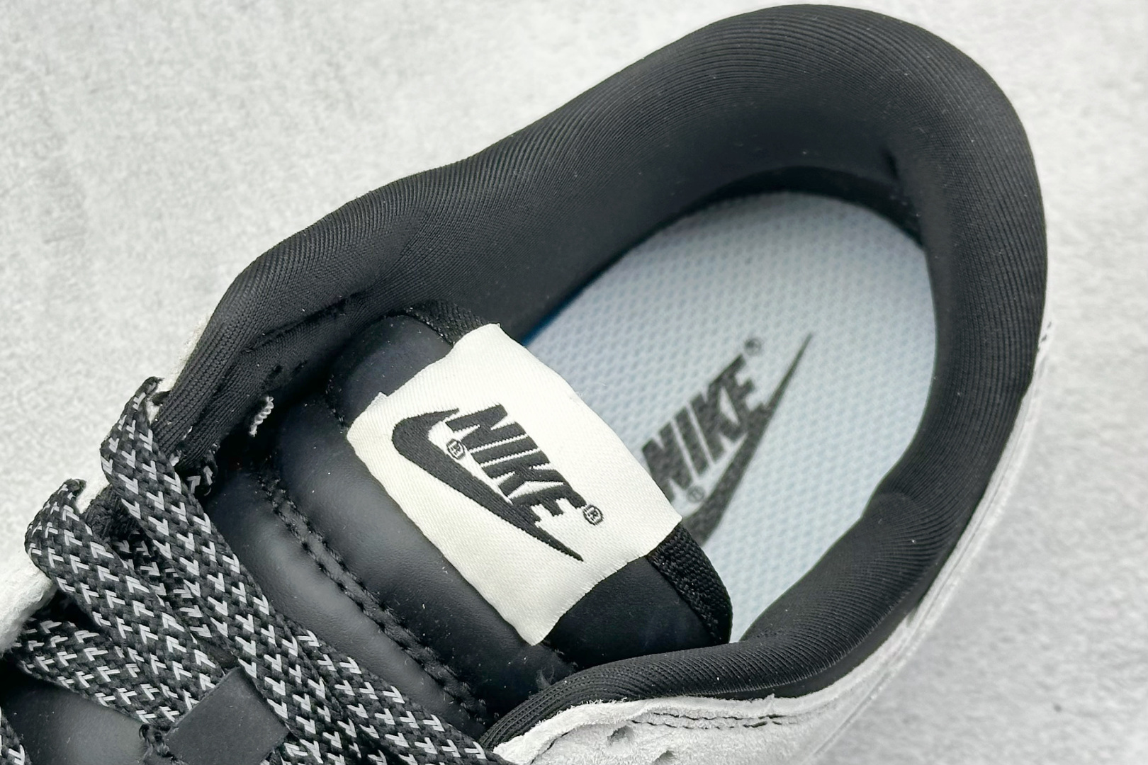  
Nk SB Dunk Low SUPREME联名 周年高端定制 低帮休闲板鞋
#定制鞋盒 大厂纯原