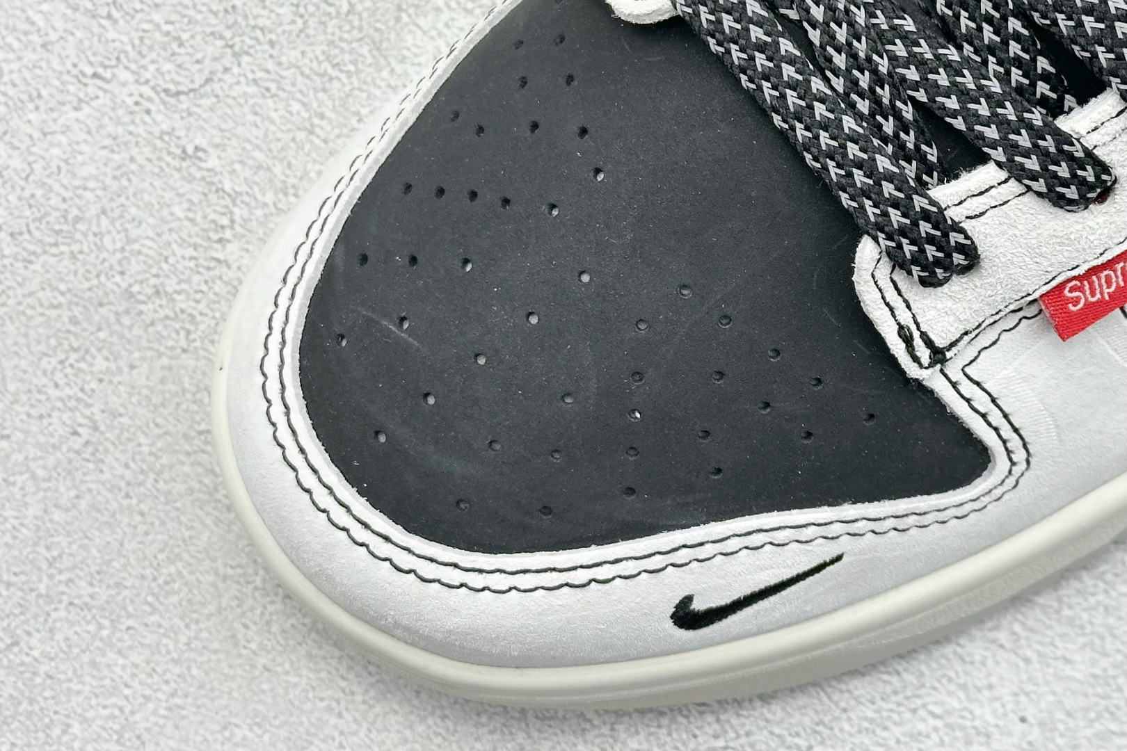  
Nk SB Dunk Low SUPREME联名 周年高端定制 低帮休闲板鞋
#定制鞋盒 大厂纯原