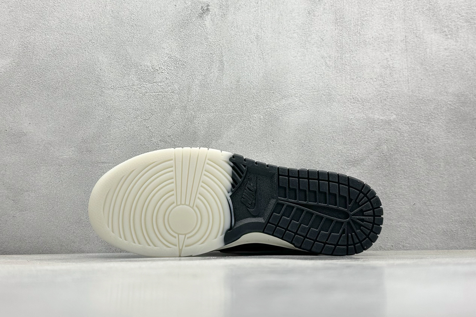  
Nk SB Dunk Low SUPREME联名 周年高端定制 低帮休闲板鞋
#定制鞋盒 大厂纯原