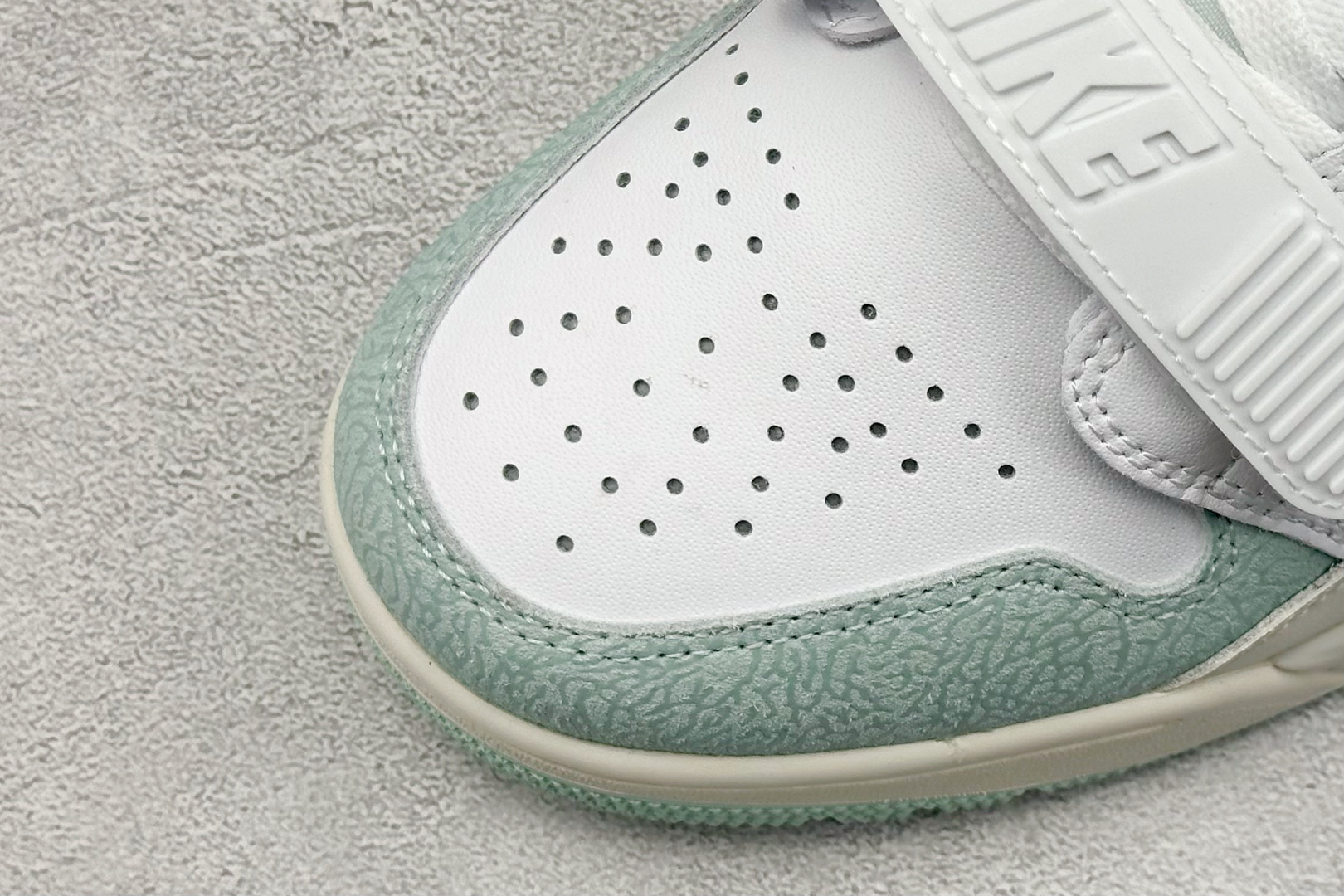  
Nike Air Jordan Legacy 312 Low 白绿
乔丹最强三合一混合版 性价比天花