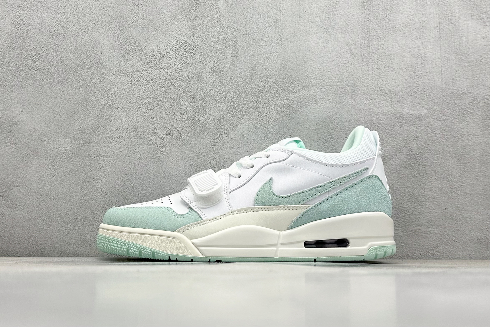  
Nike Air Jordan Legacy 312 Low 白绿
乔丹最强三合一混合版 性价比天花
