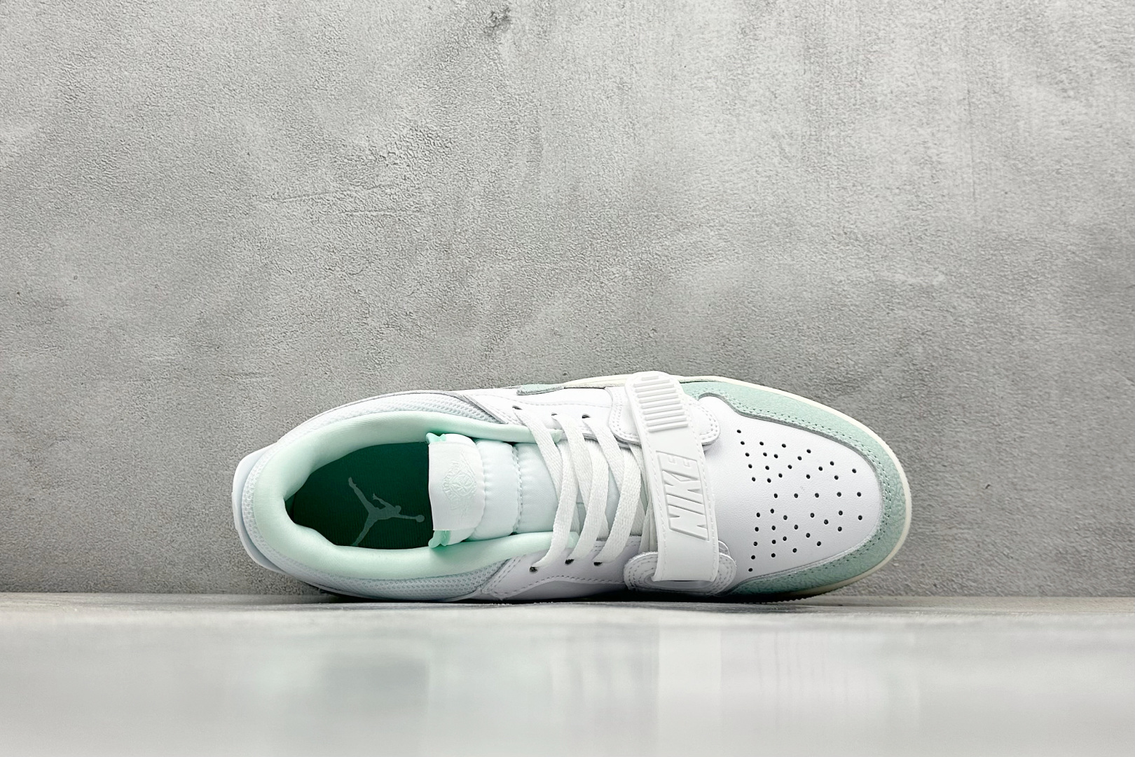  
Nike Air Jordan Legacy 312 Low 白绿
乔丹最强三合一混合版 性价比天花