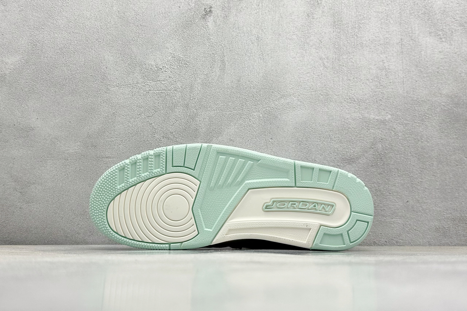  
Nike Air Jordan Legacy 312 Low 白绿
乔丹最强三合一混合版 性价比天花