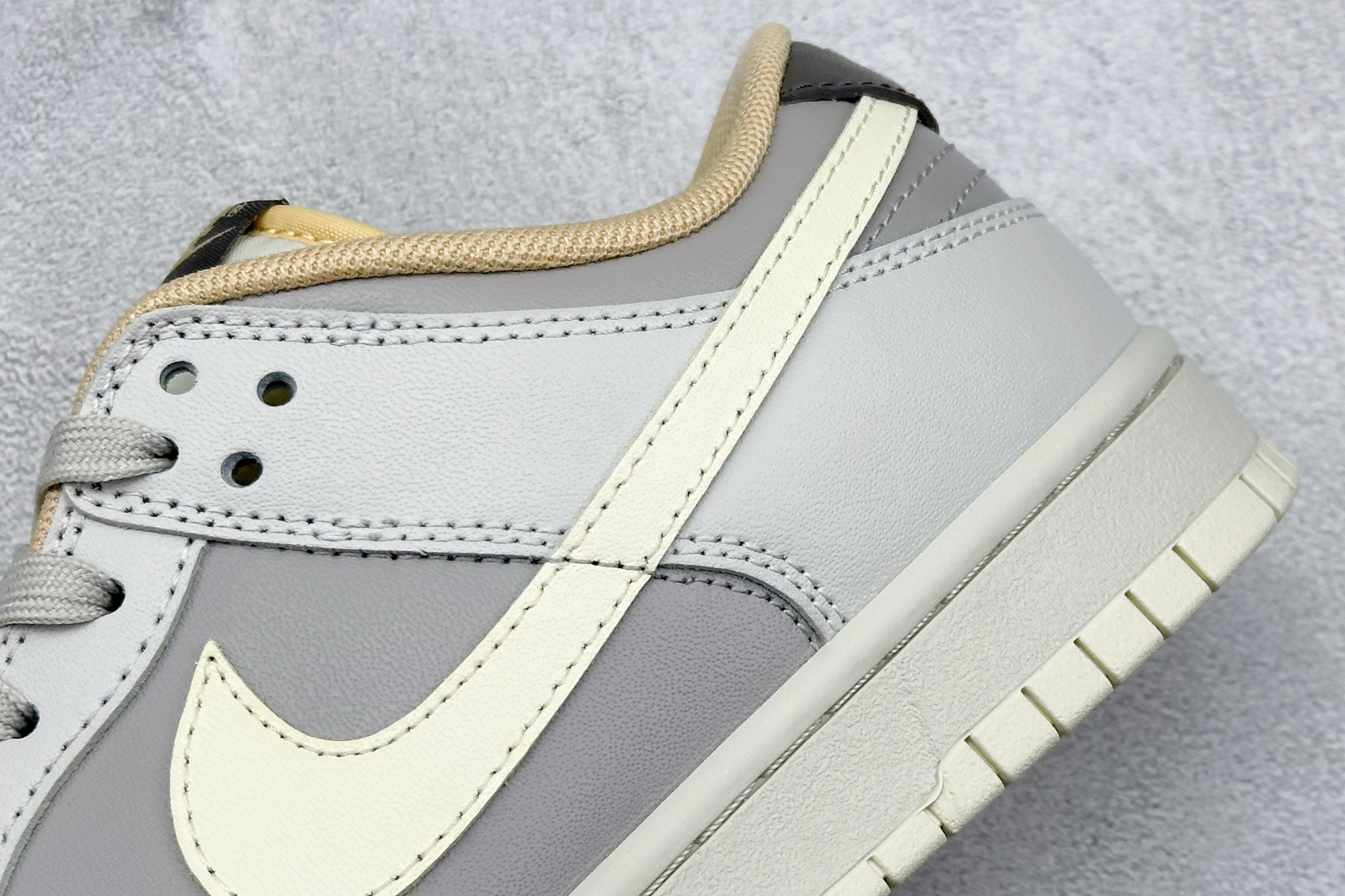  
史诗级性价比 NIKE SB Dunk Low LIGHT BONE 灰色
原装头层材料 独家版型蒸