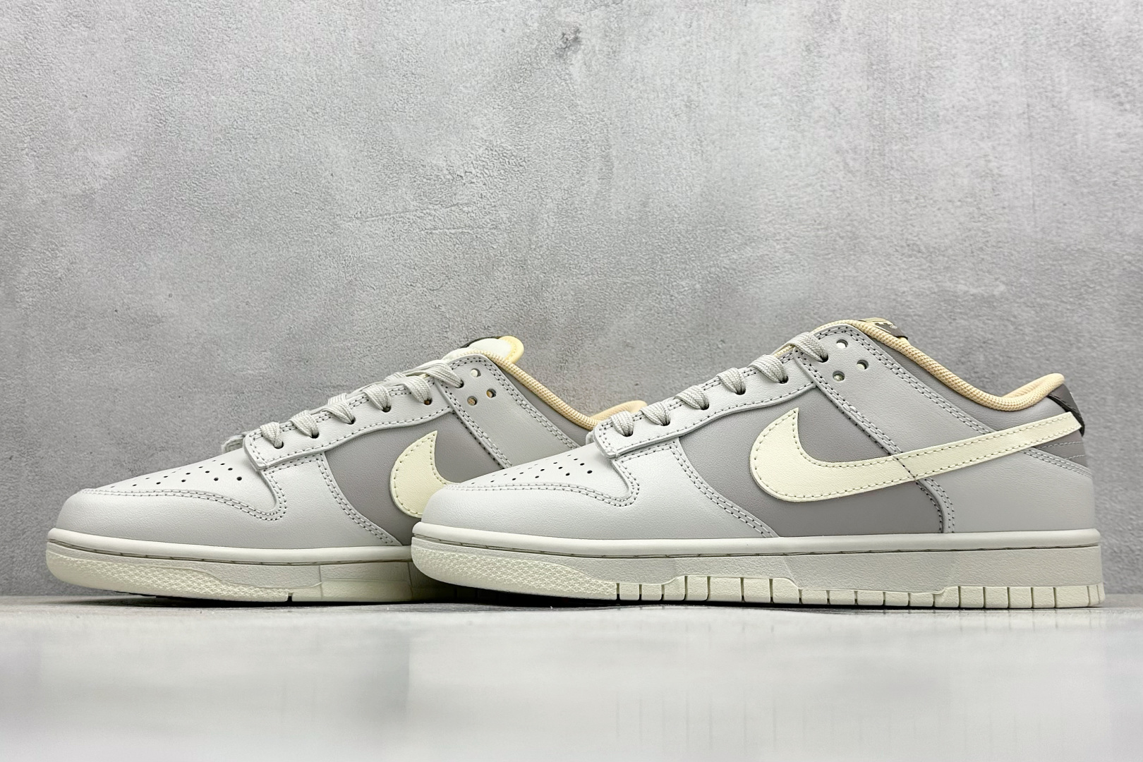  
史诗级性价比 NIKE SB Dunk Low LIGHT BONE 灰色
原装头层材料 独家版型蒸