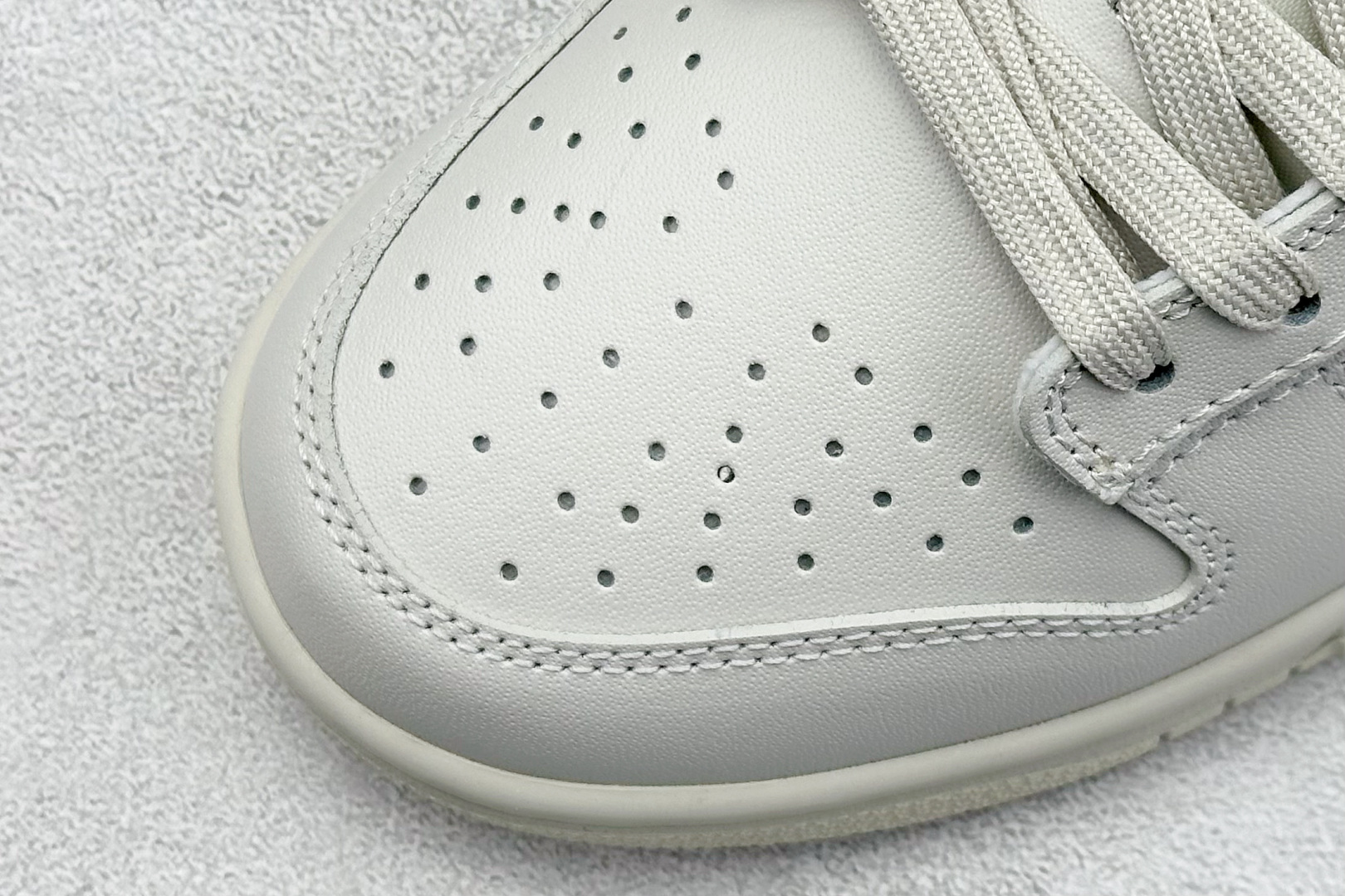  
史诗级性价比 NIKE SB Dunk Low LIGHT BONE 灰色
原装头层材料 独家版型蒸