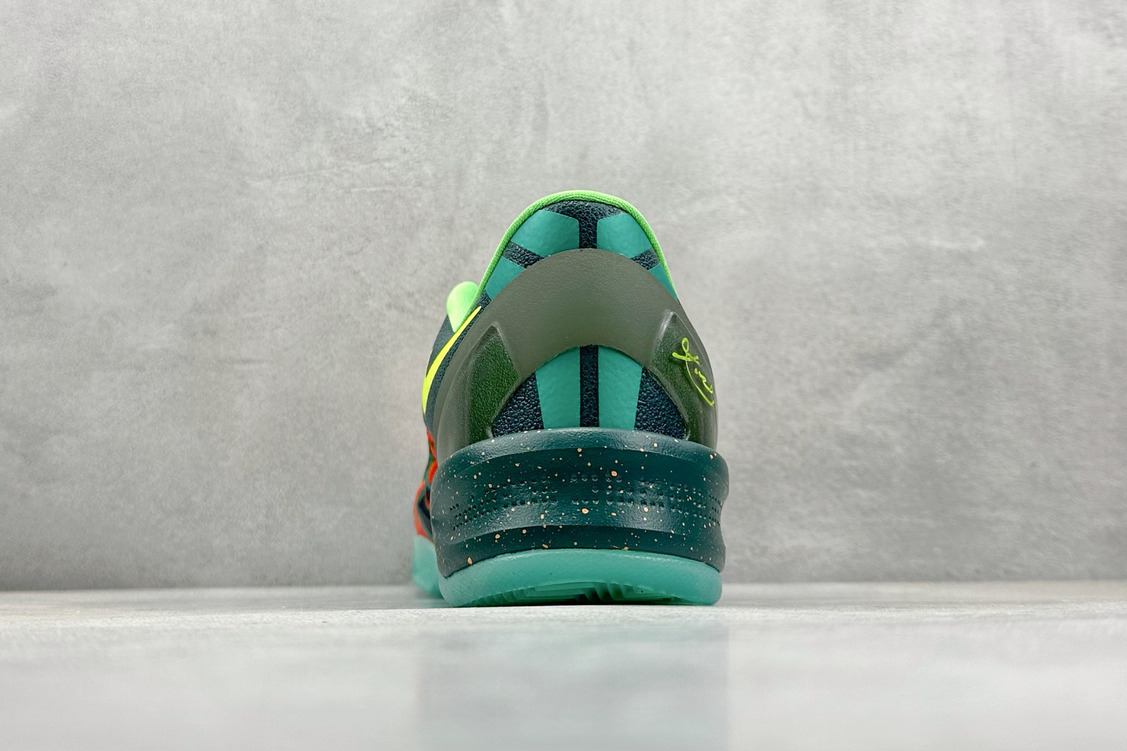 纯原 Nk Kobe 8 ”What The” 科比8代 2025蛇年限定 男子实战篮球鞋 HM9621-900