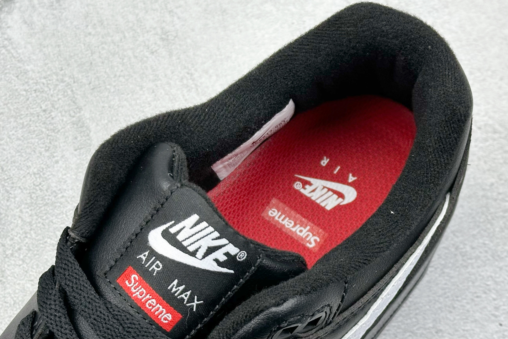  
Nike Air Max 1 耐克半掌气垫复古跑步鞋 
货号：HF8813-001
尺码：36 3