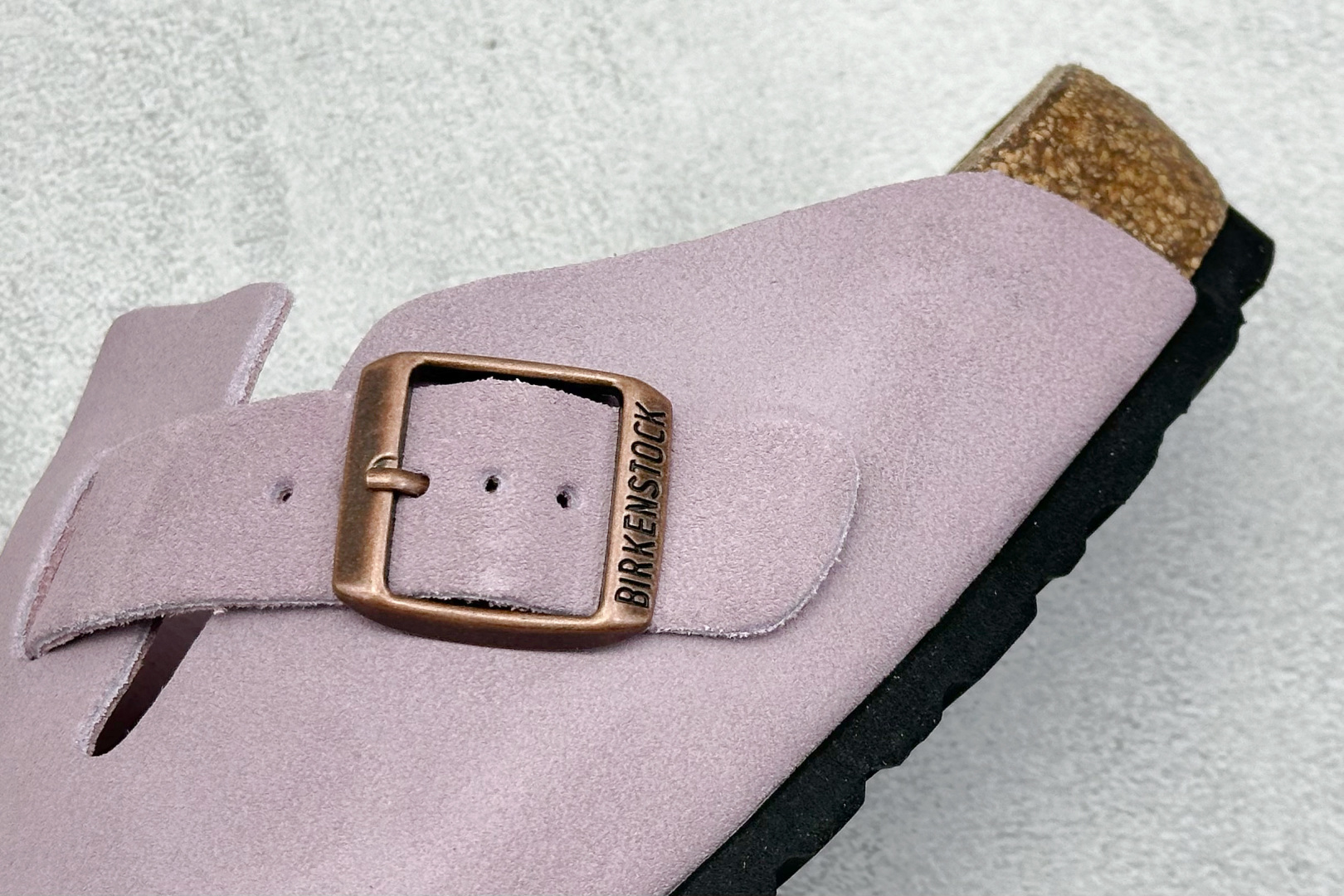 终端放店
BK版 Birkenstock  博肯 半托系列  广东原产采用质地柔软牛皮绒面革植入羊羔毛