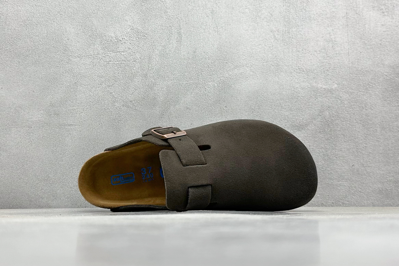  终端放店
BK版 Birkenstock  博肯 半托系列  广东原产采用质地柔软牛皮绒面革植入羊羔毛