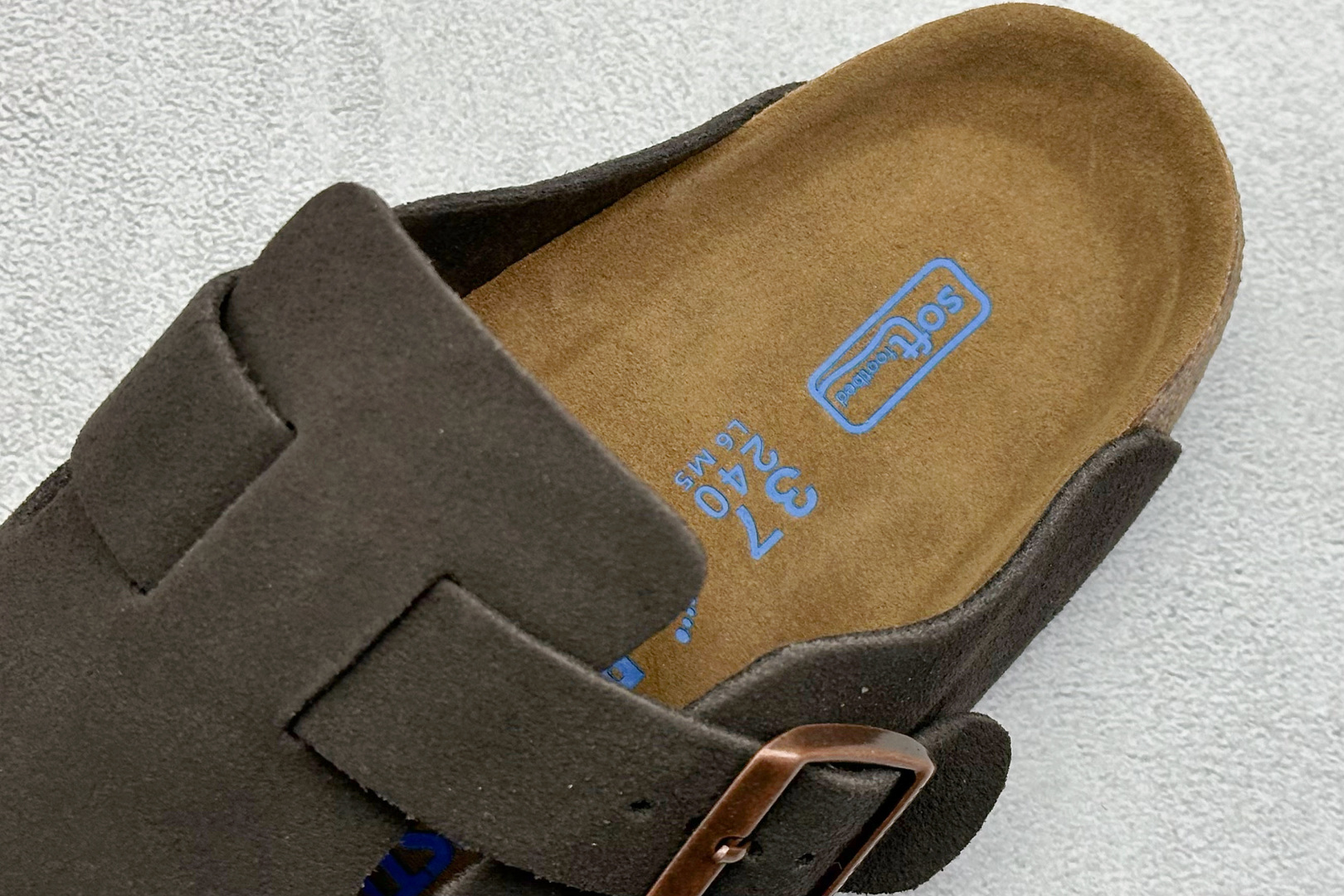  终端放店
BK版 Birkenstock  博肯 半托系列  广东原产采用质地柔软牛皮绒面革植入羊羔毛