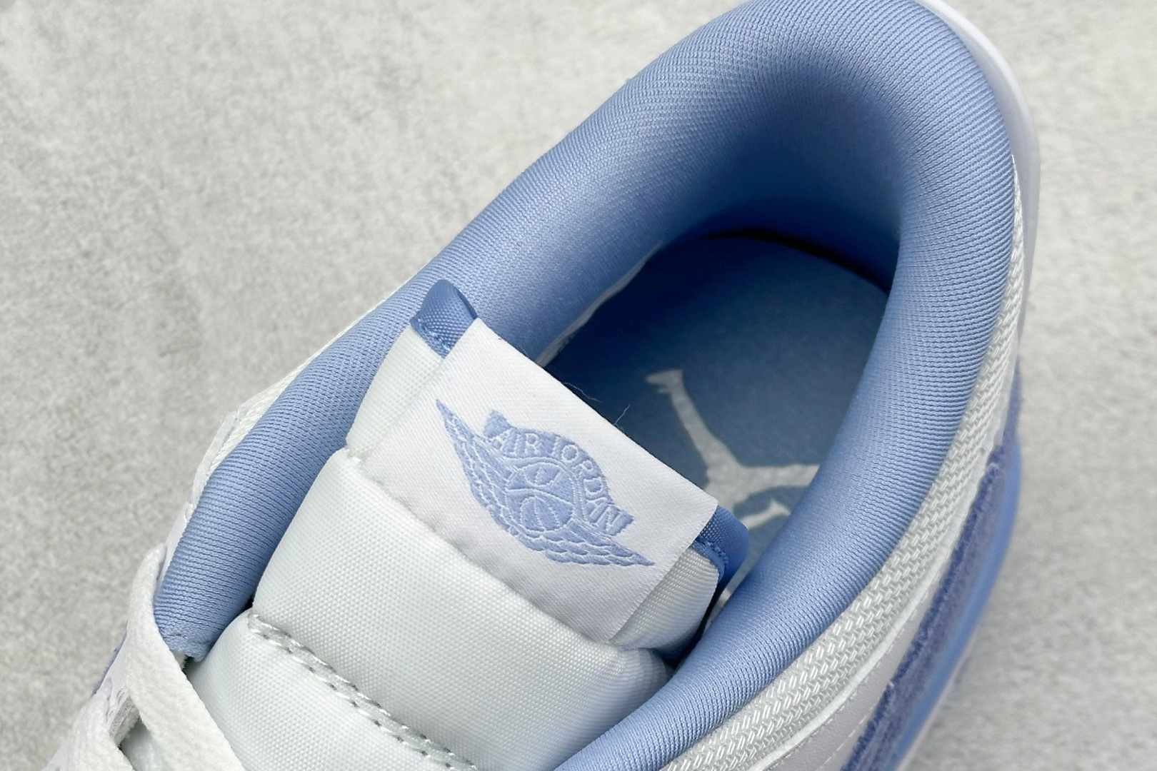 终端放店
F版 Nike Air Jordan Legacy 312 Low 白蓝
乔丹最强三合一混合