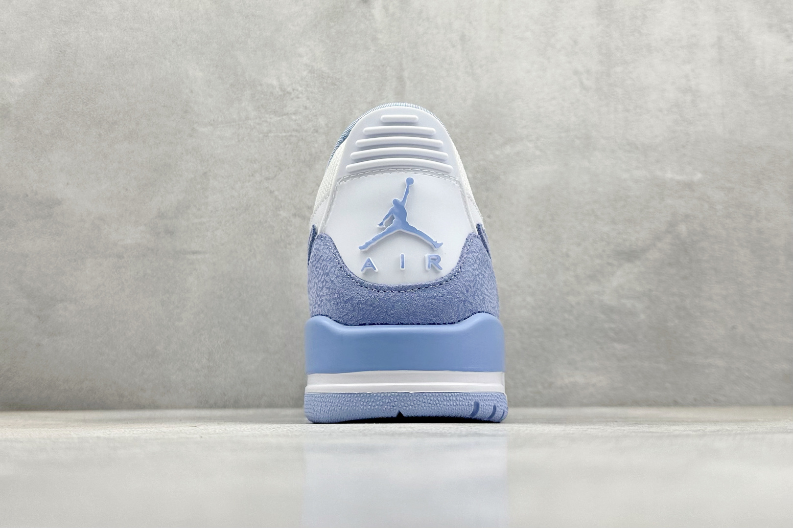 终端放店
F版 Nike Air Jordan Legacy 312 Low 白蓝
乔丹最强三合一混合