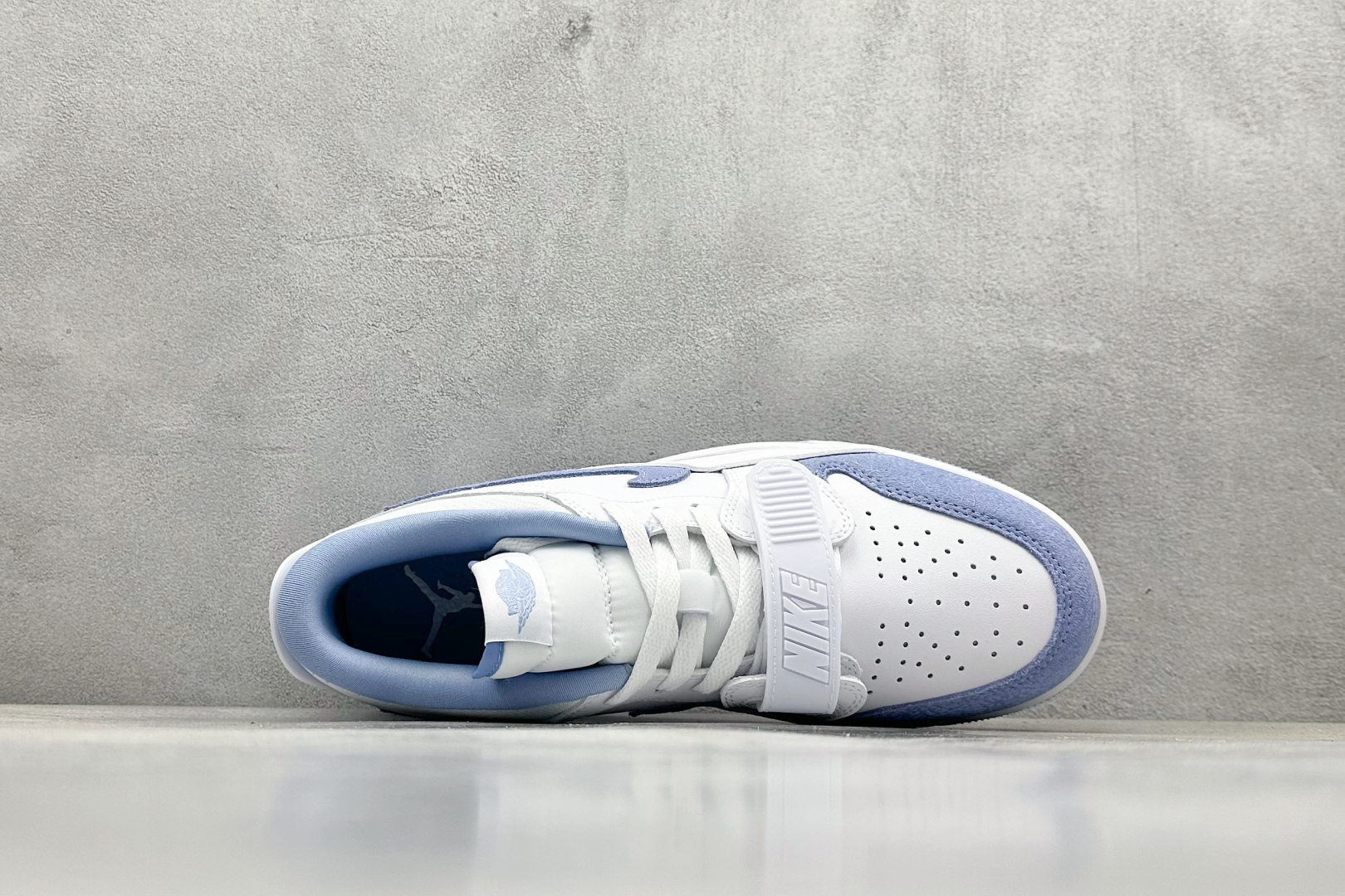 终端放店
F版 Nike Air Jordan Legacy 312 Low 白蓝
乔丹最强三合一混合