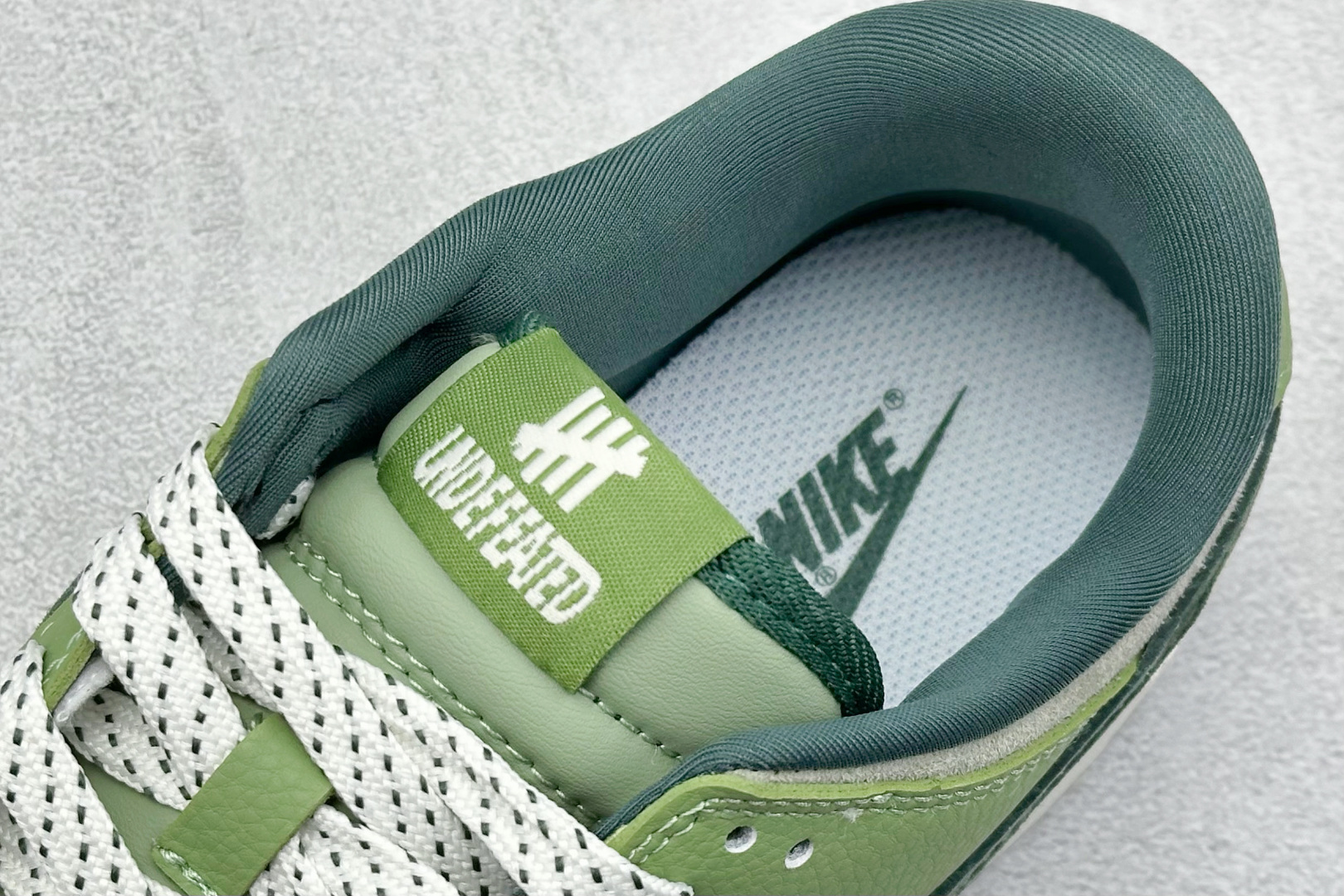  终端放店
XC版 Nk SB Dunk Low UN联名-飞泉绿 周年高端定制 低帮休闲板鞋
#定制