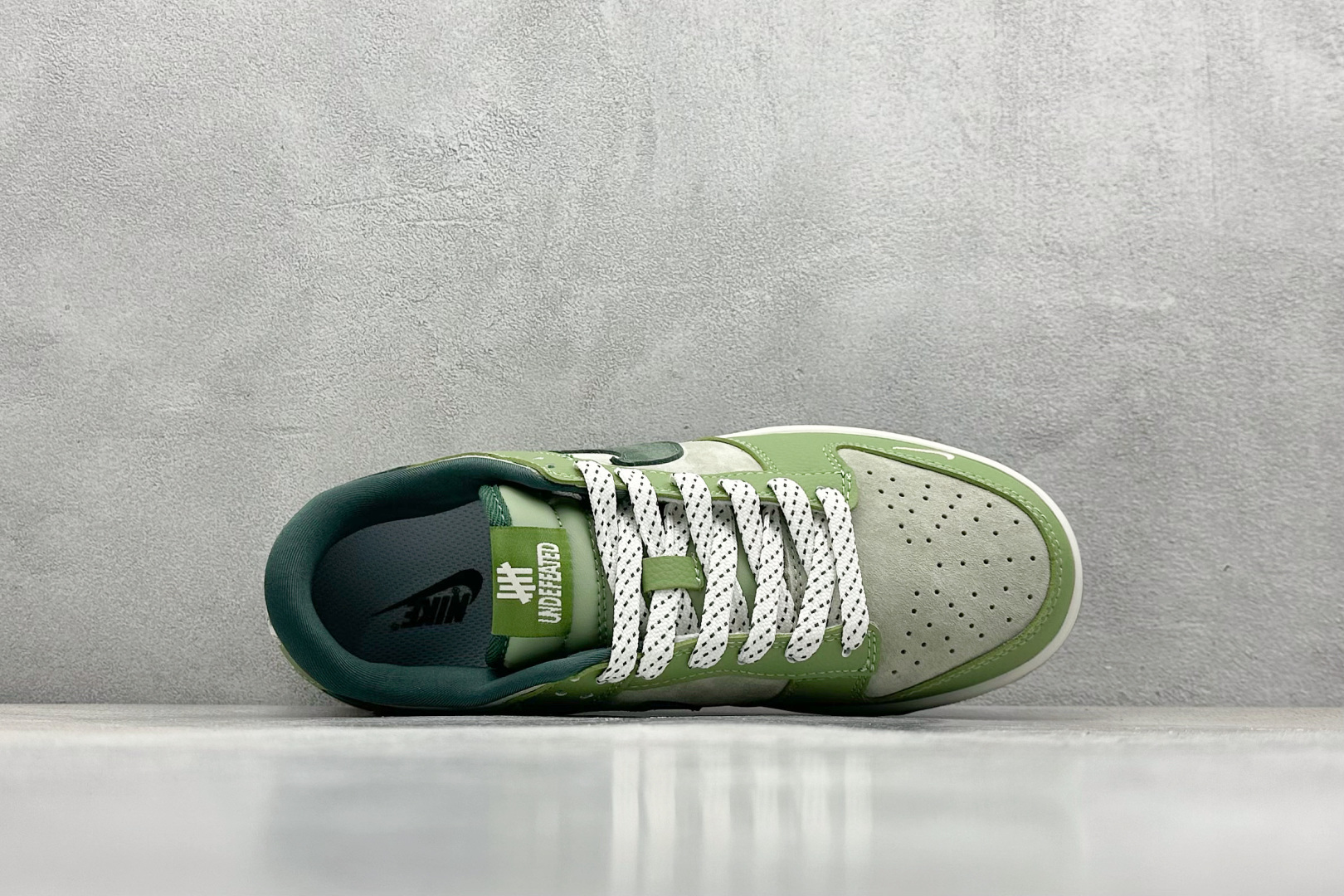  终端放店
XC版 Nk SB Dunk Low UN联名-飞泉绿 周年高端定制 低帮休闲板鞋
#定制