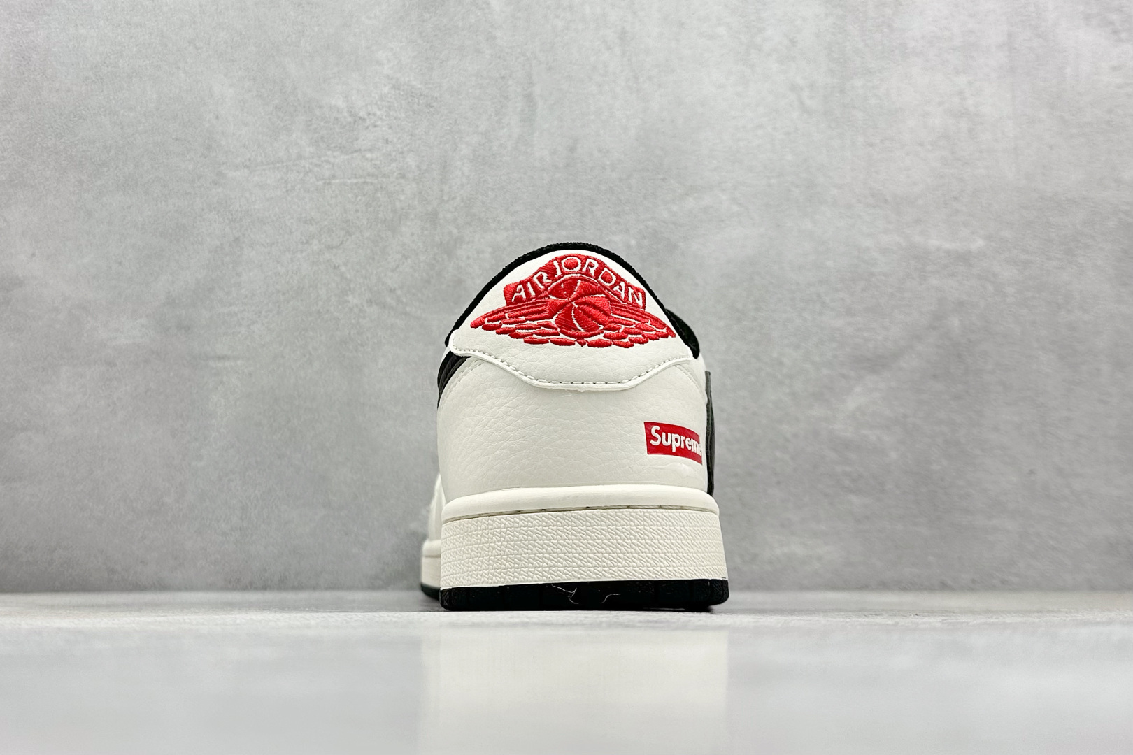 终端放店
XC版 Travis Scott x Fragment Design x Air Jorda