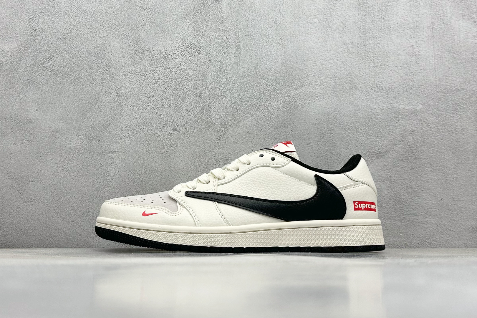 终端放店
XC版 Travis Scott x Fragment Design x Air Jorda