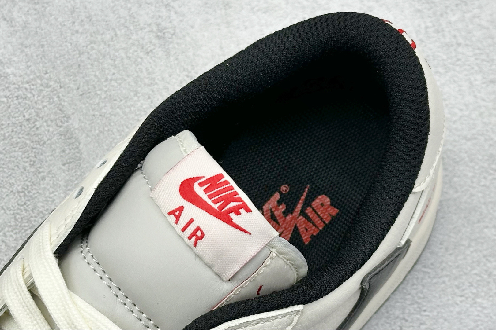 终端放店
XC版 Travis Scott x Fragment Design x Air Jorda
