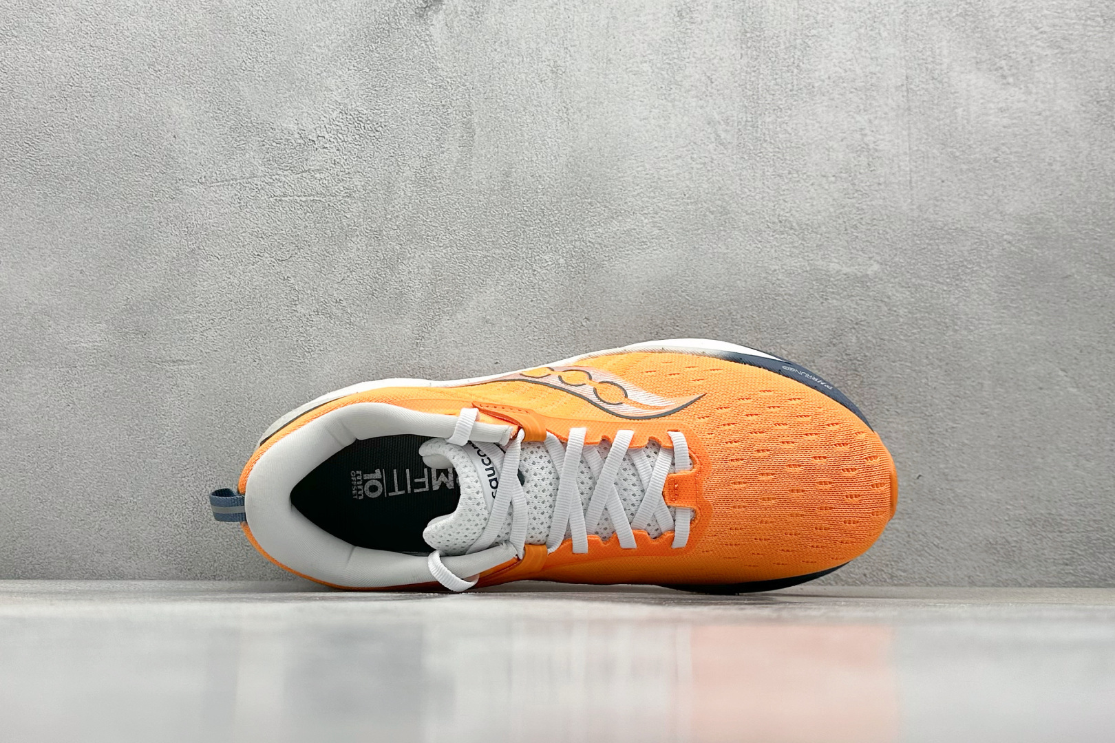 终端放店
XD版 Saucony Triumph 22代 索康尼旗舰级缓震型跑鞋
性能相比前几代再升