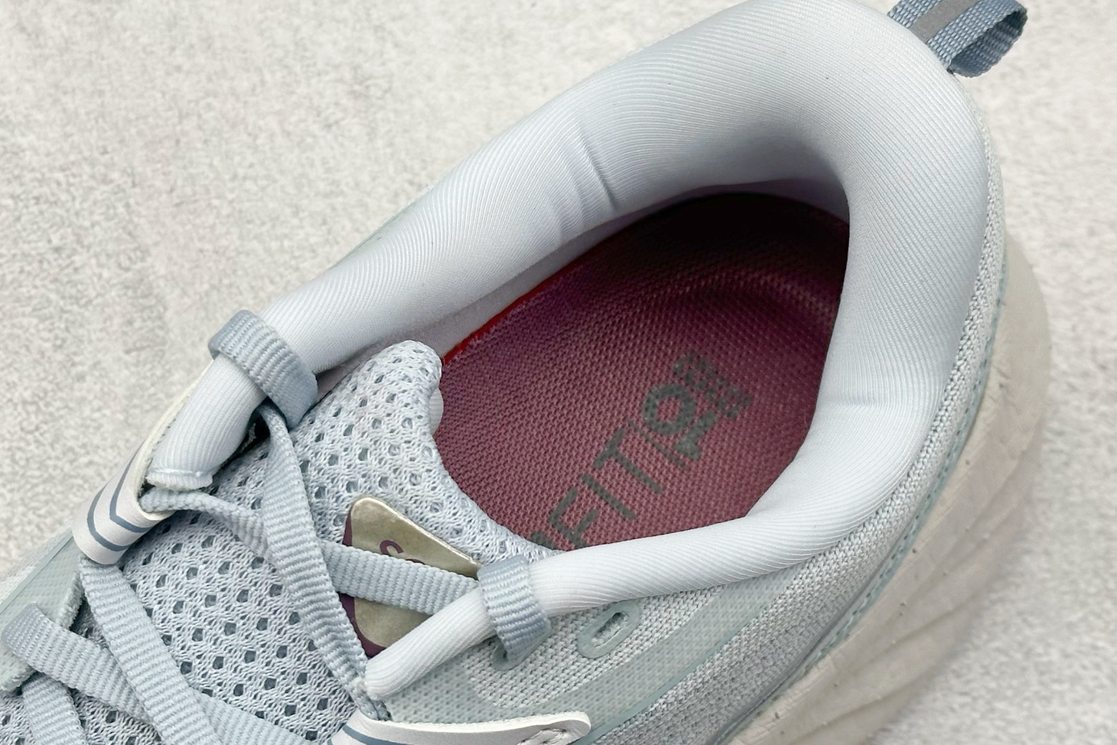 终端放店
XD版 Saucony Triumph 22代 索康尼旗舰级缓震型跑鞋
性能相比前几代再升