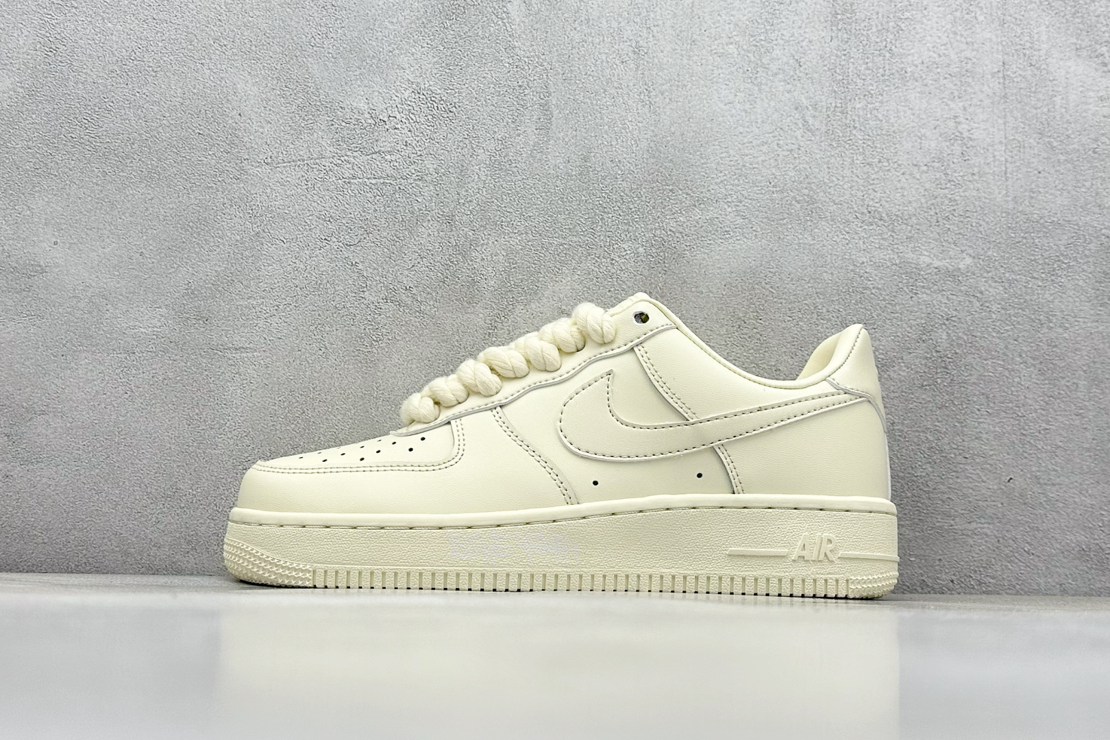  
Air Force 1 '07 Low 奶黄
原楦头原纸板 打造纯正空军版型
#专注外贸渠道 全掌内