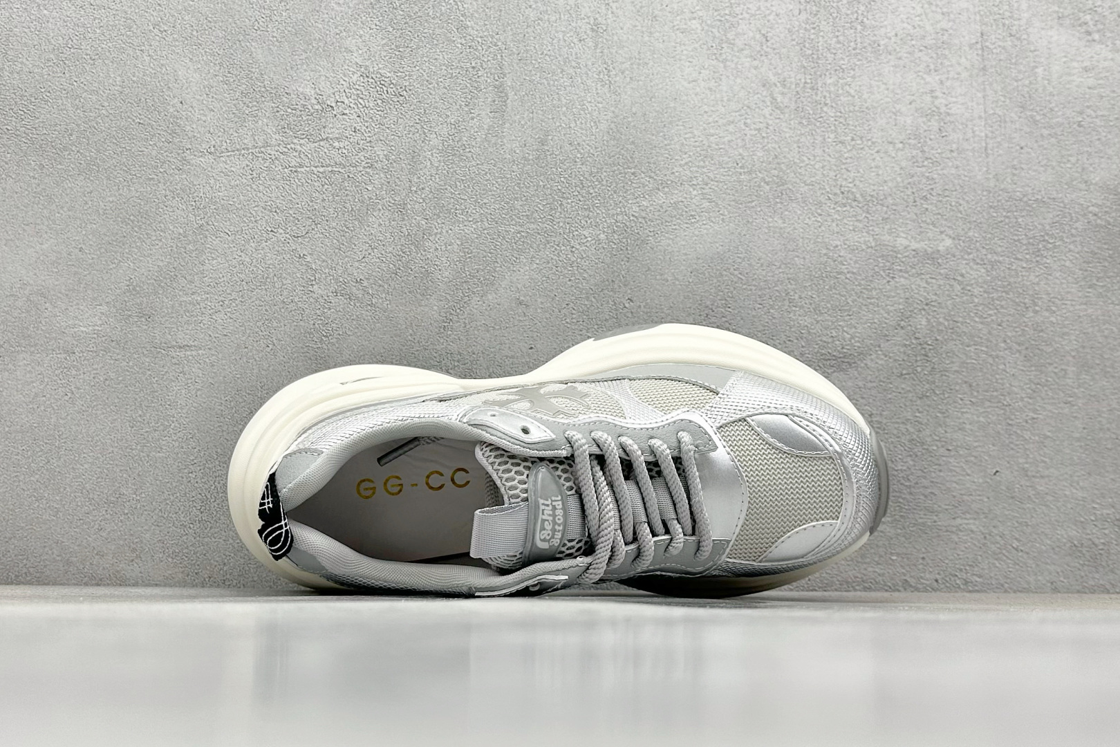  
GG-CC Chunky Low 克罗心十字架
2025 GGCC 低帮复古厚底增高老爹鞋     