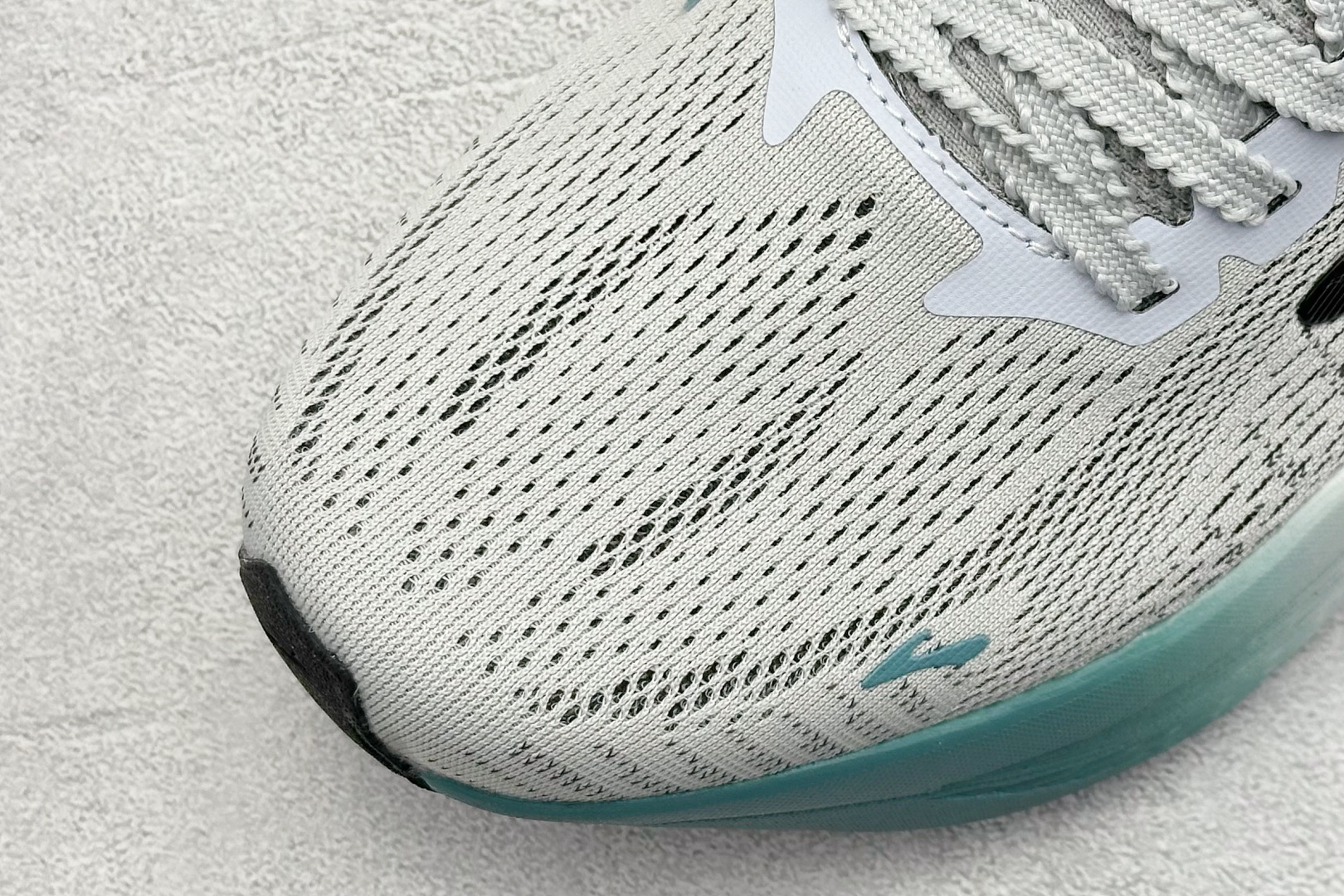  
Brooks Hyperion Max 2 布鲁克斯 烈风2 减震竞速马拉松专业跑鞋 

货号：
