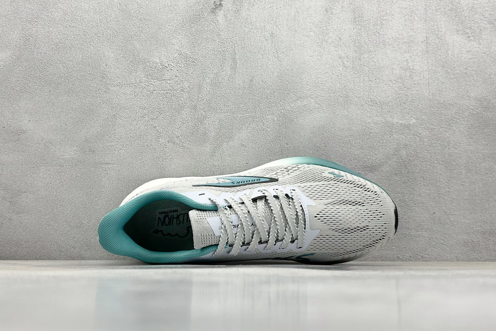  
Brooks Hyperion Max 2 布鲁克斯 烈风2 减震竞速马拉松专业跑鞋 

货号：
