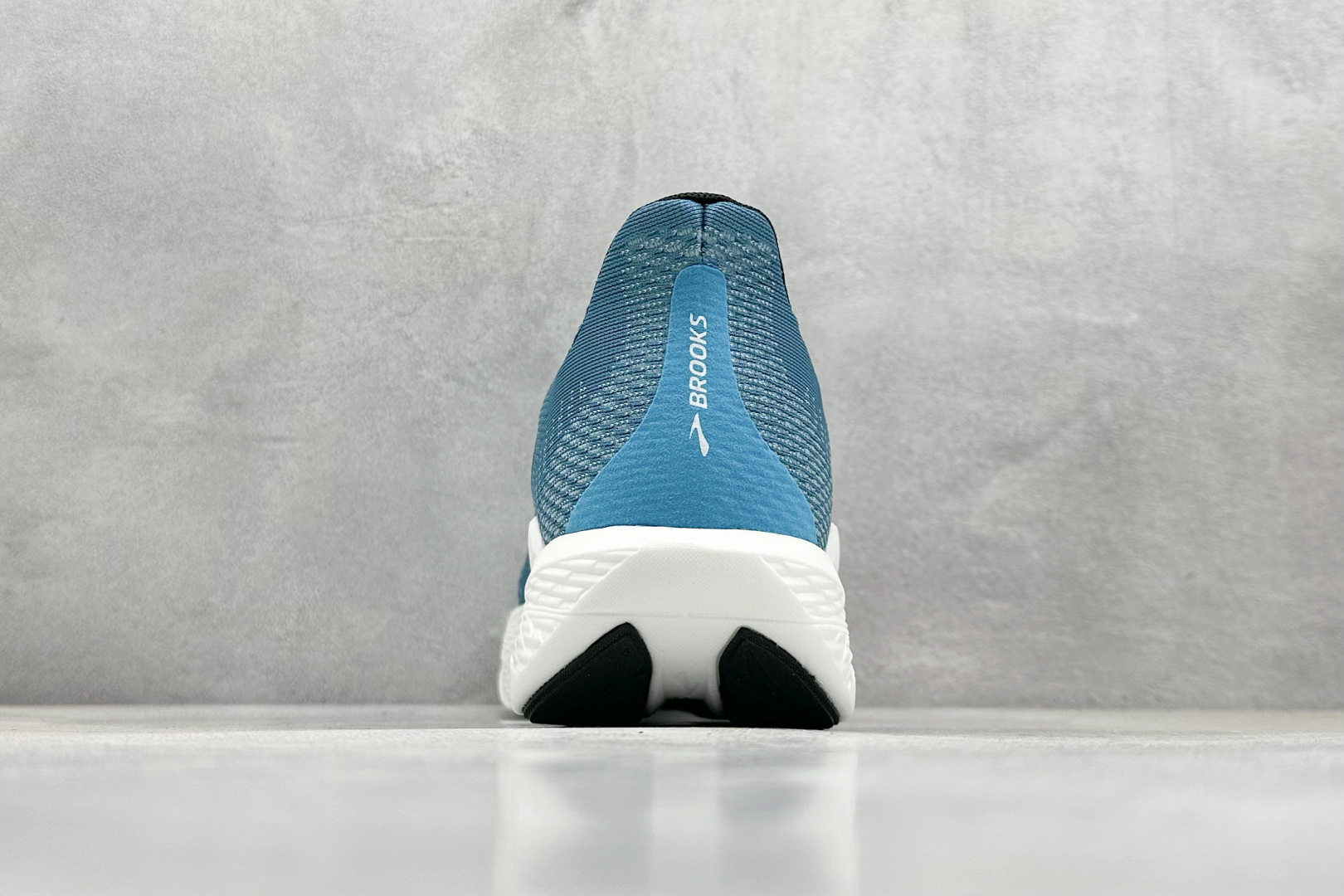  
Brooks Hyperion Max 2 布鲁克斯 烈风2 减震竞速马拉松专业跑鞋 

货号：
