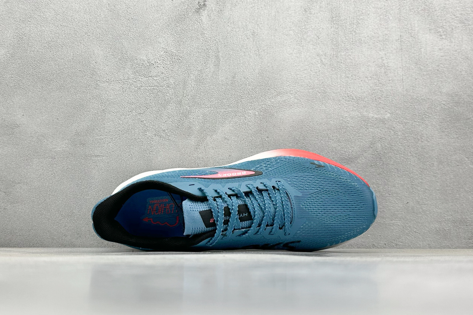  
Brooks Hyperion Max 2 布鲁克斯 烈风2 减震竞速马拉松专业跑鞋 

货号：
