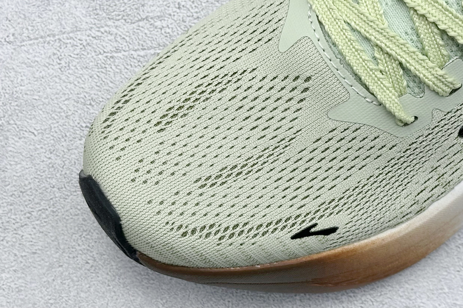  
Brooks Hyperion Max 2 布鲁克斯 烈风2 减震竞速马拉松专业跑鞋 

货号：
