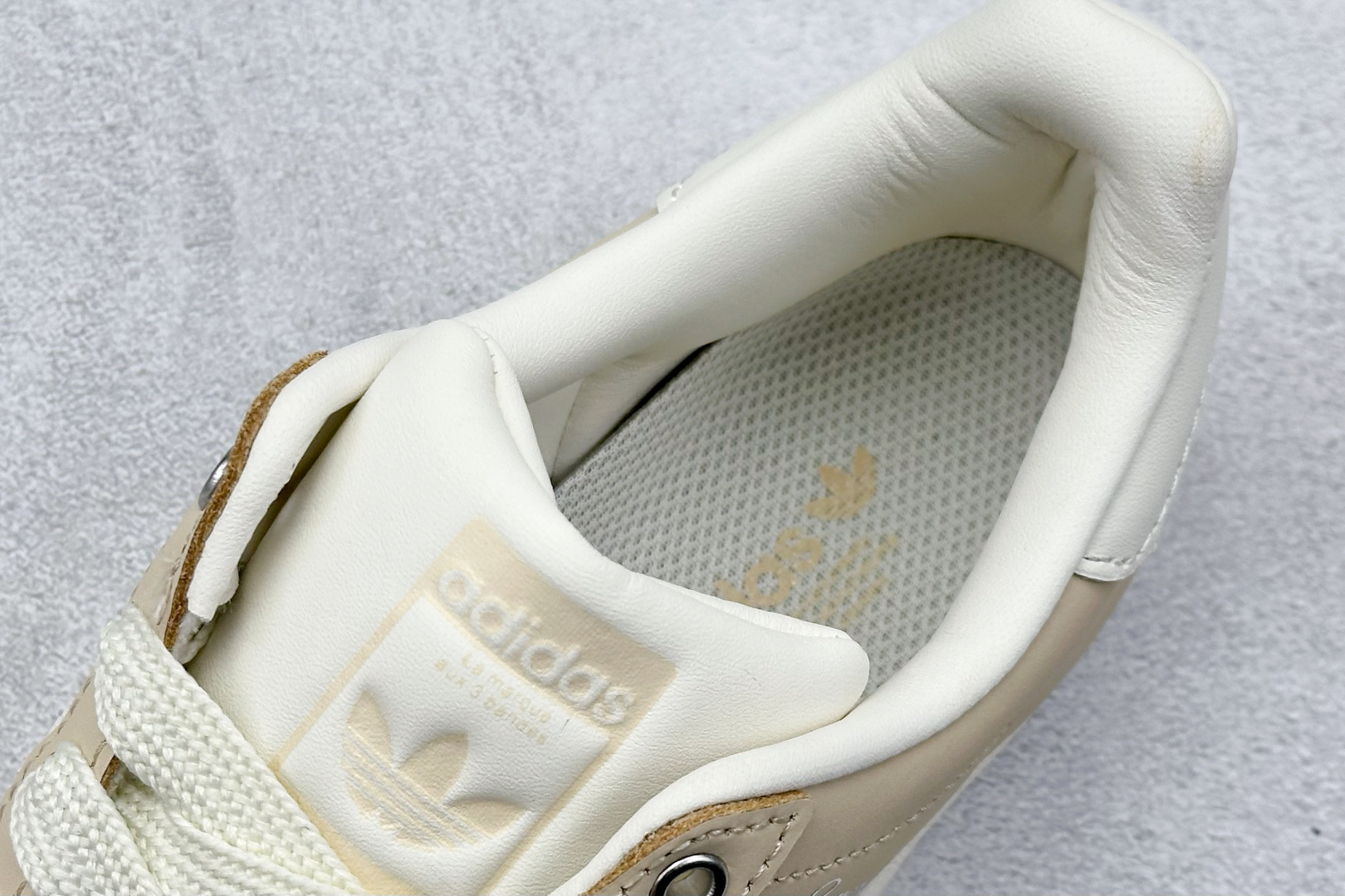  
Adidas Originals SUPERSTAR
渠道正品订单 诠释市场最高工艺水平
贝壳头经典
