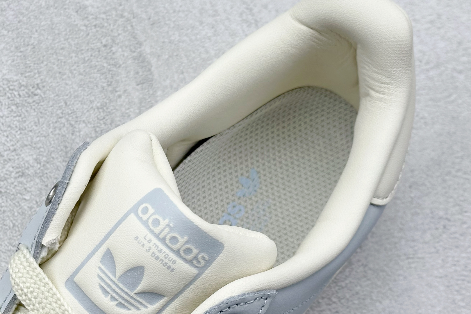  
Adidas Originals SUPERSTAR
渠道正品订单 诠释市场最高工艺水平
贝壳头经典