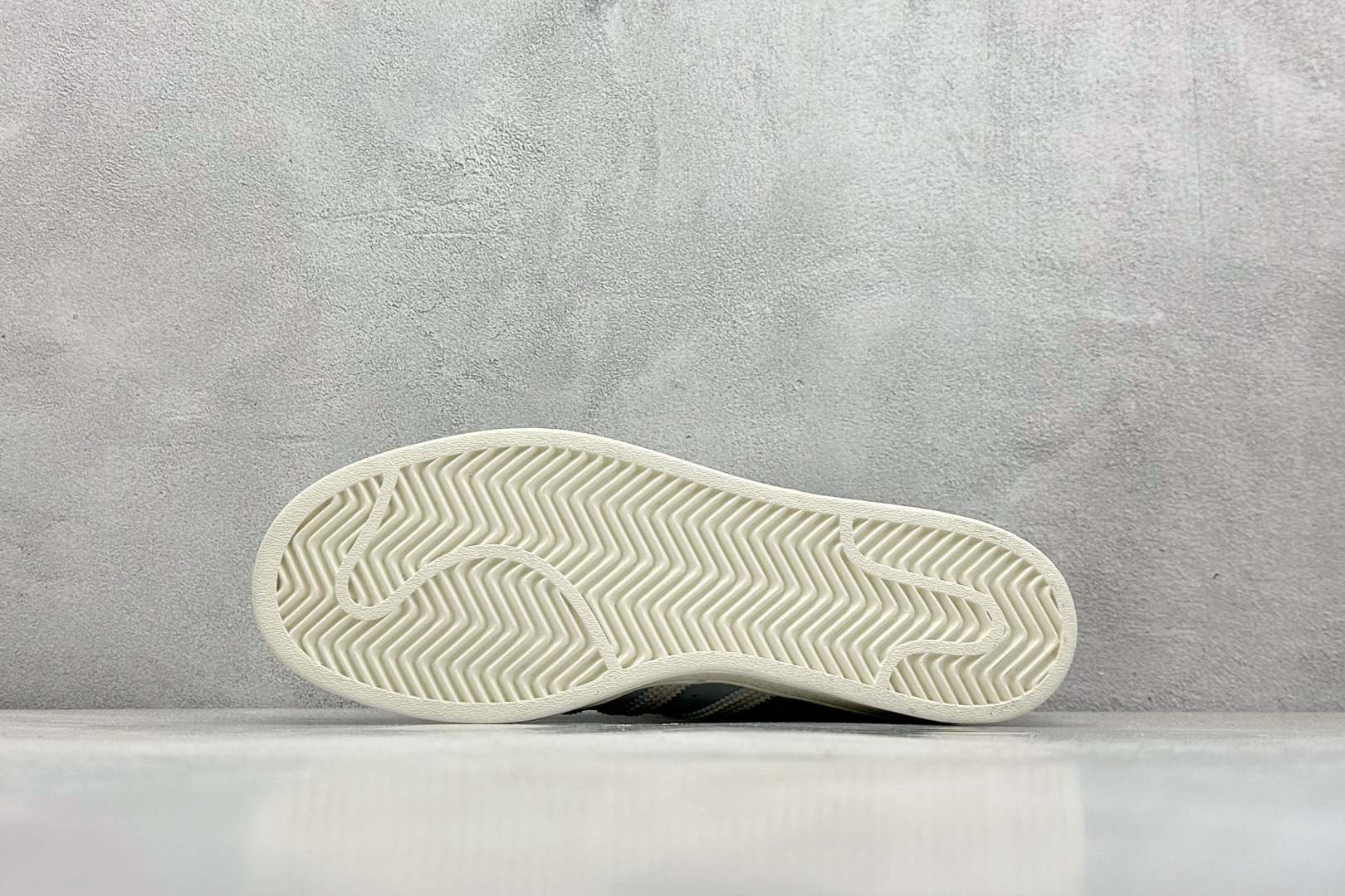  
Adidas Originals SUPERSTAR
渠道正品订单 诠释市场最高工艺水平
贝壳头经典